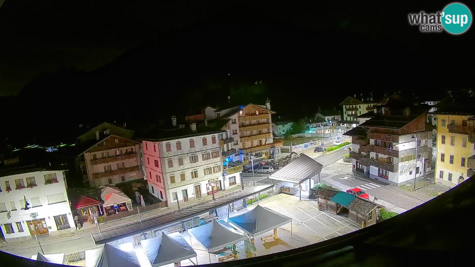 Piazza centrale di Forni di Sopra