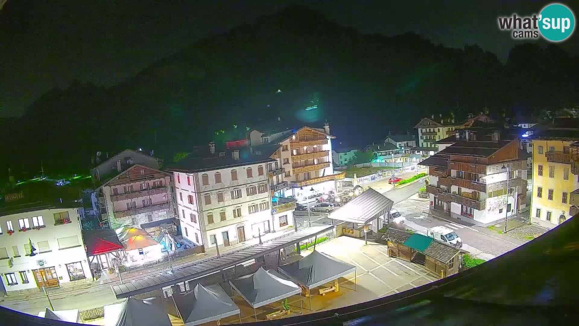 Piazza centrale di Forni di Sopra