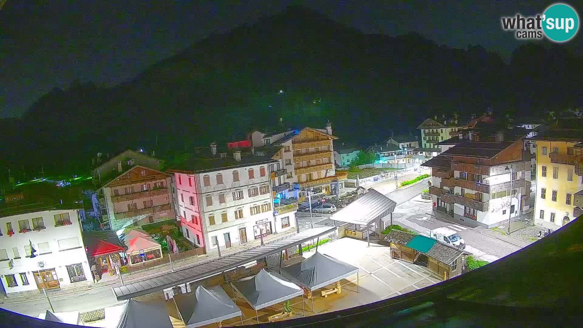 Piazza centrale di Forni di Sopra