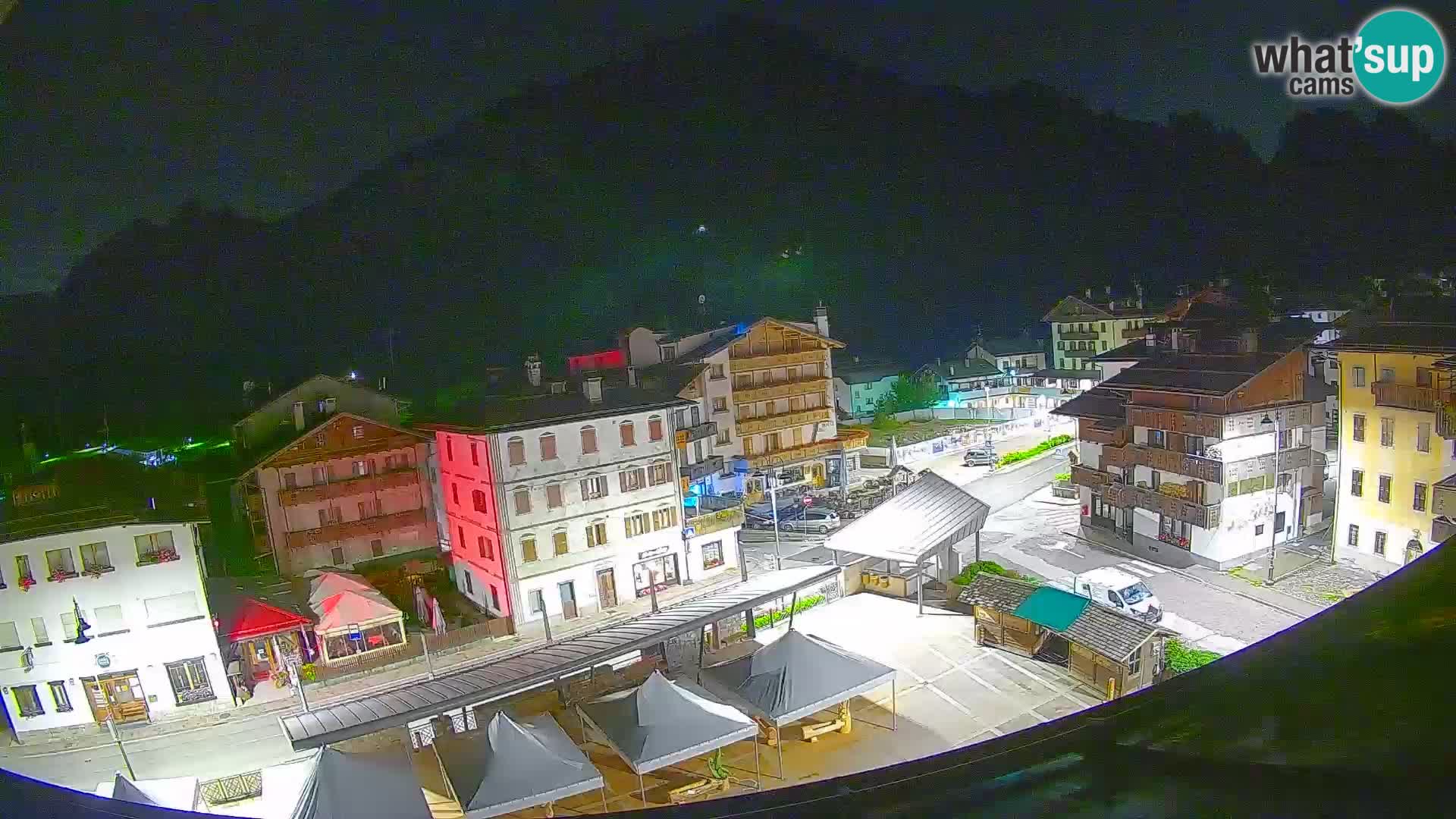Piazza centrale di Forni di Sopra