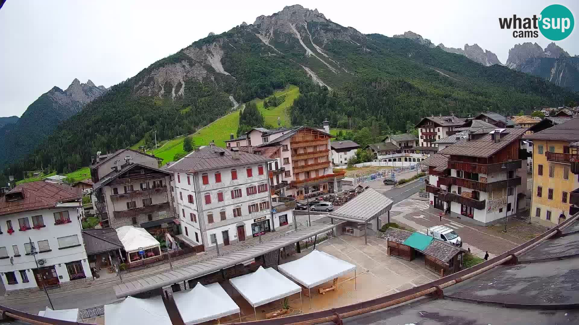Piazza centrale di Forni di Sopra