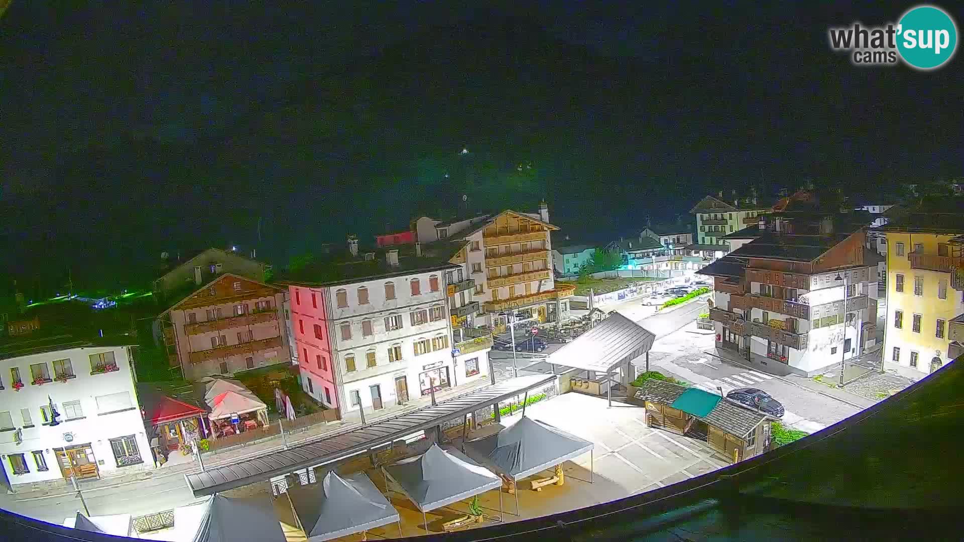 Piazza centrale di Forni di Sopra