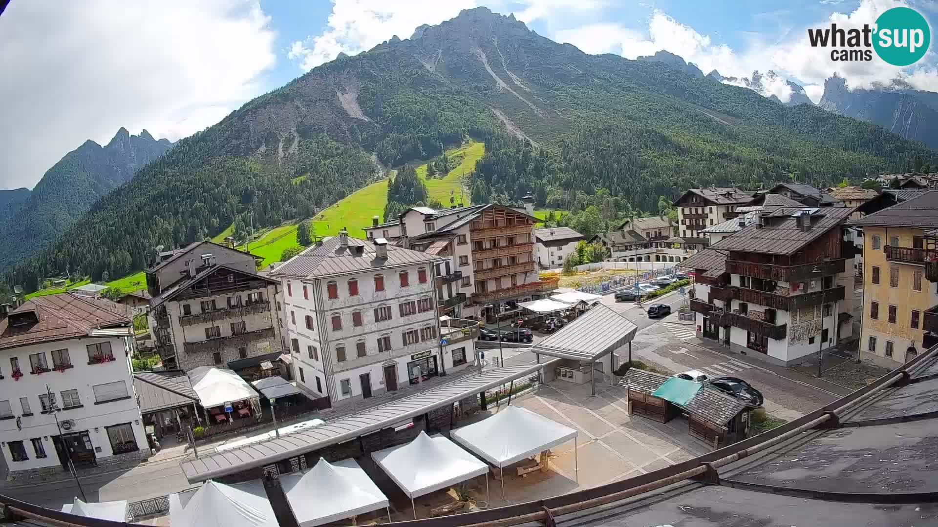 Piazza centrale di Forni di Sopra
