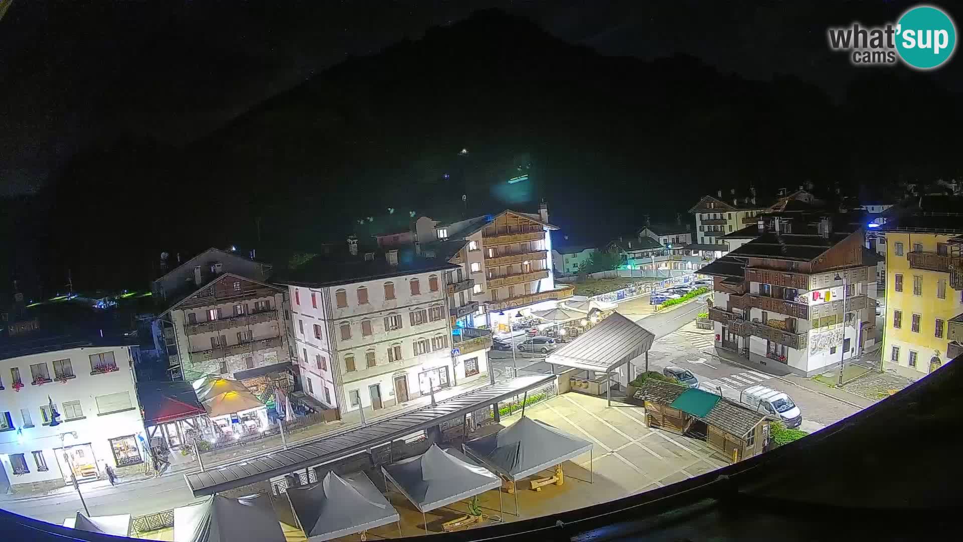 Piazza centrale di Forni di Sopra