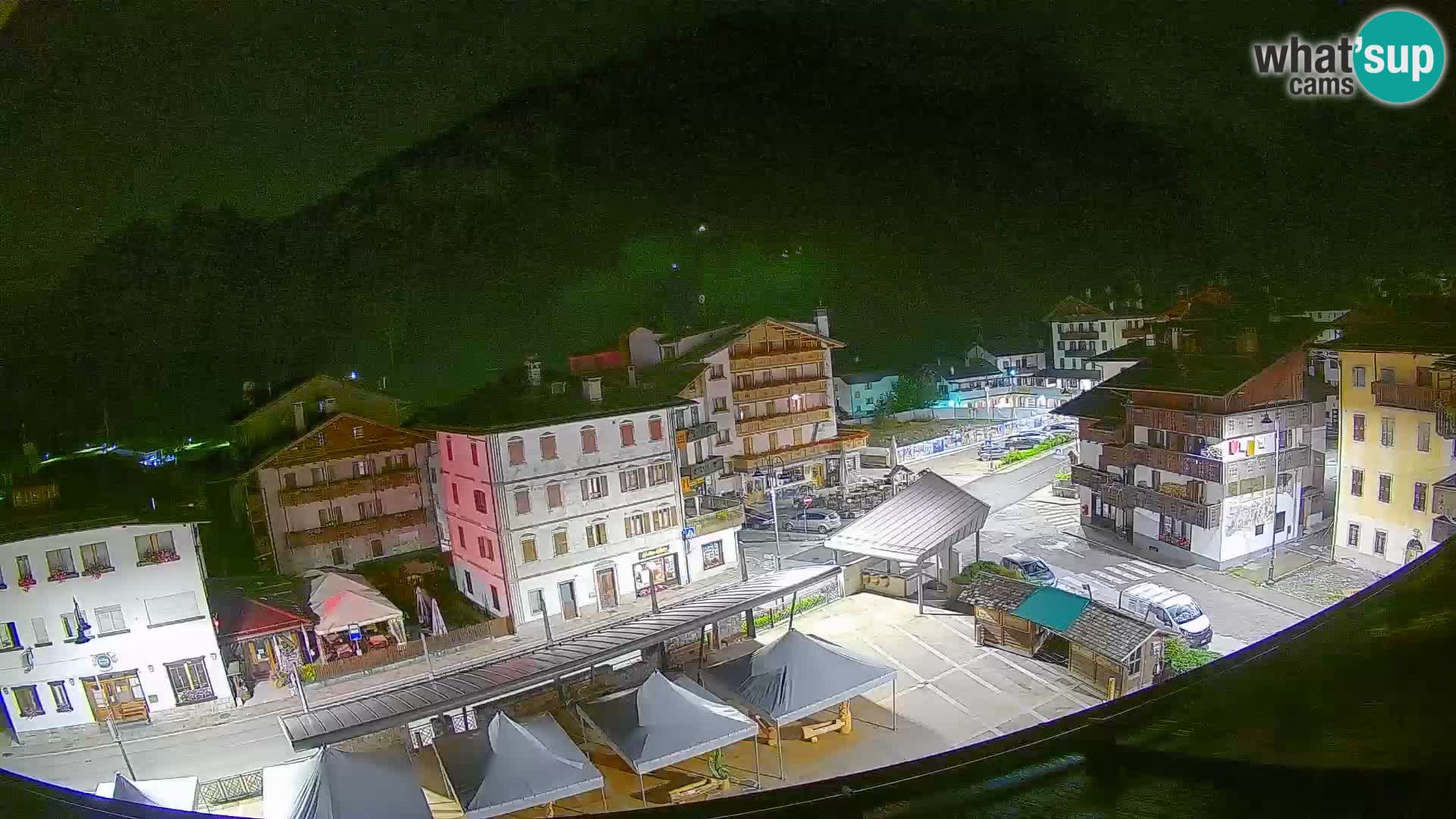 Plaza principal de Forni di Sopra