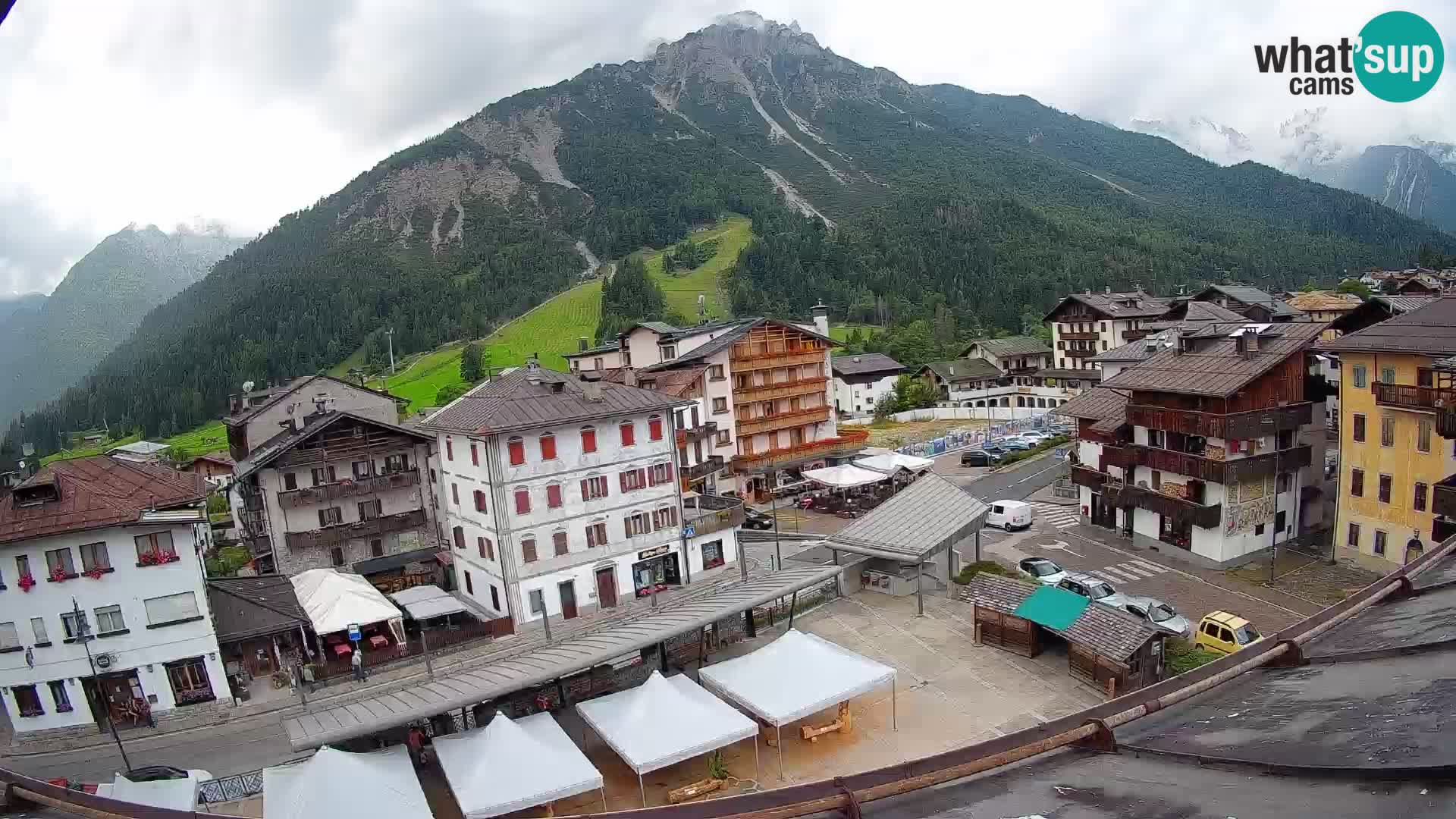 Hauptplatz von Forni di Sopra