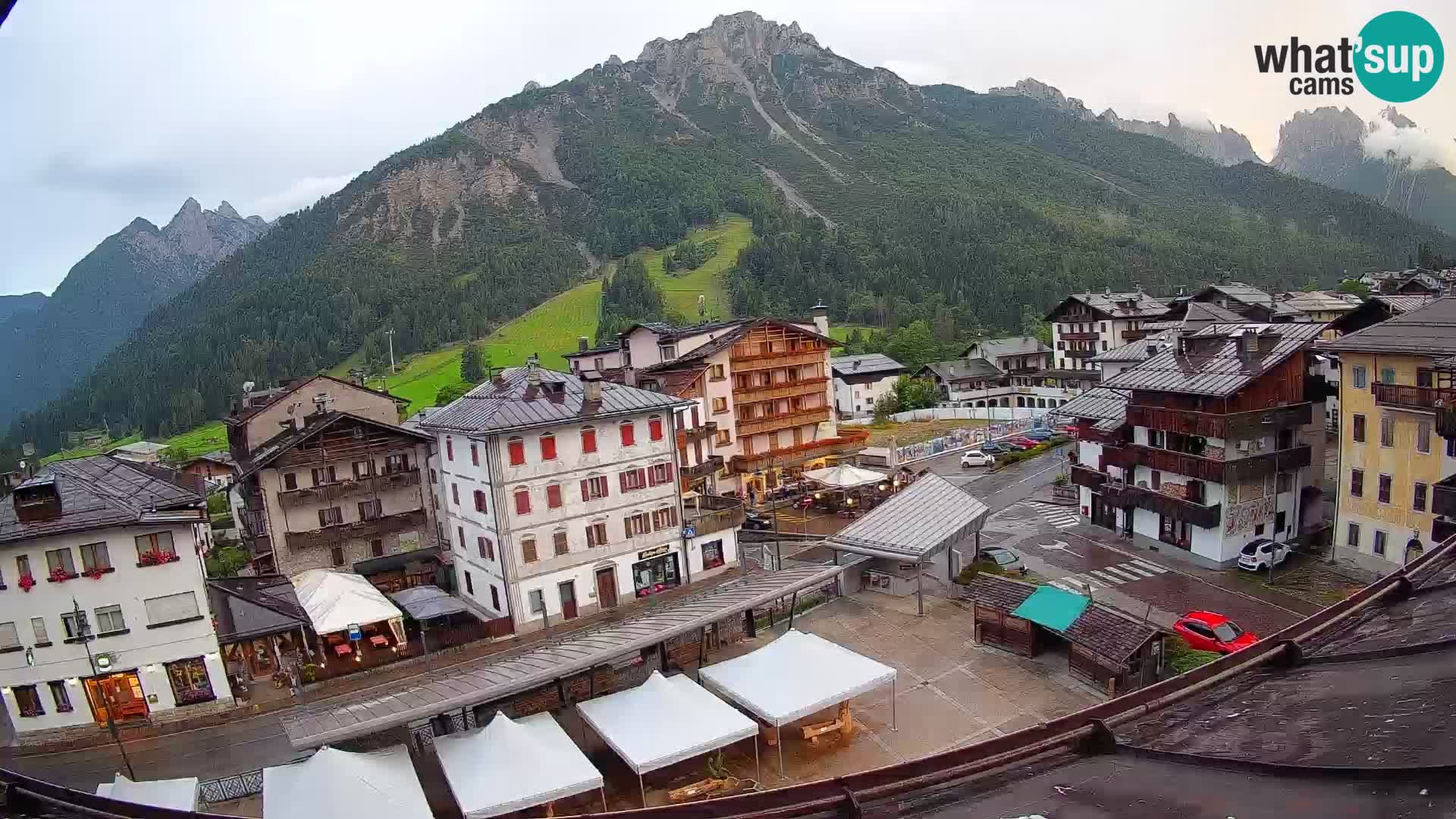 Piazza centrale di Forni di Sopra