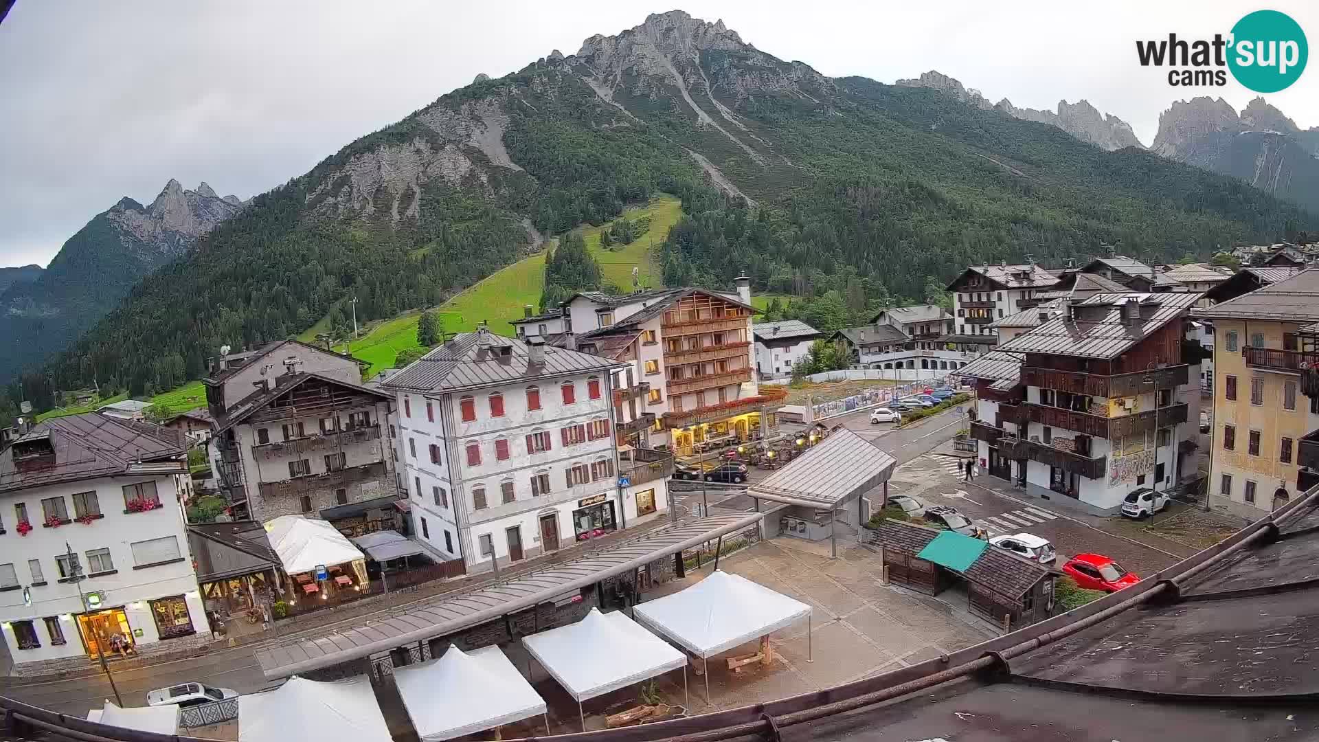 Piazza centrale di Forni di Sopra