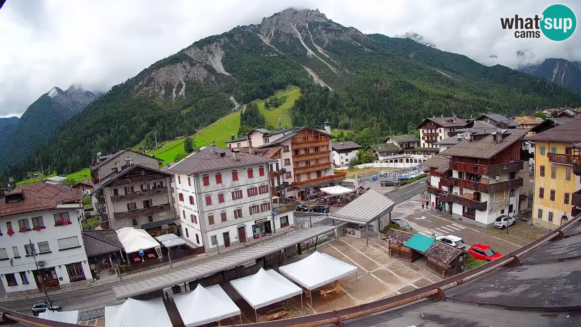 Hauptplatz von Forni di Sopra