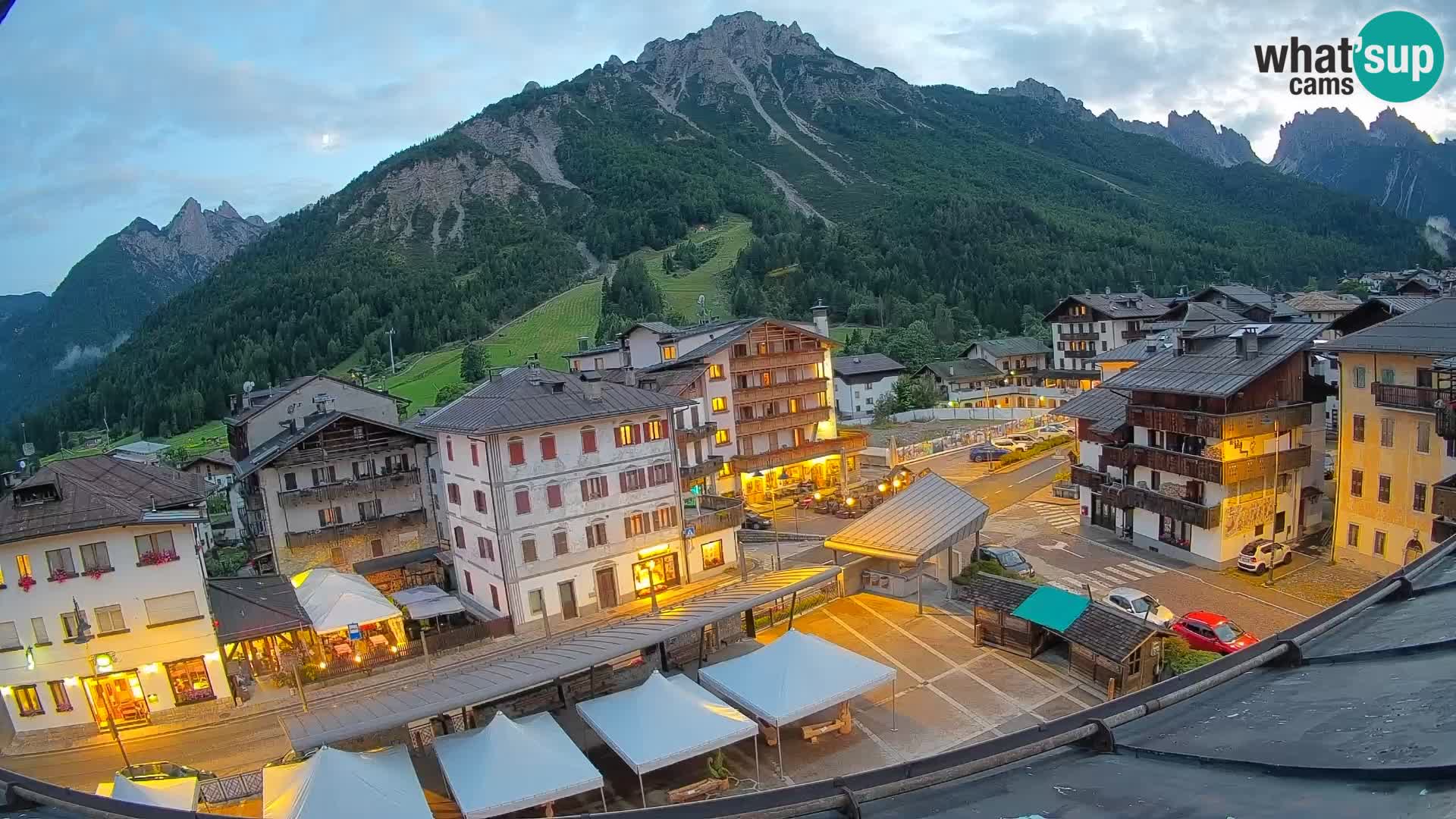 Piazza centrale di Forni di Sopra