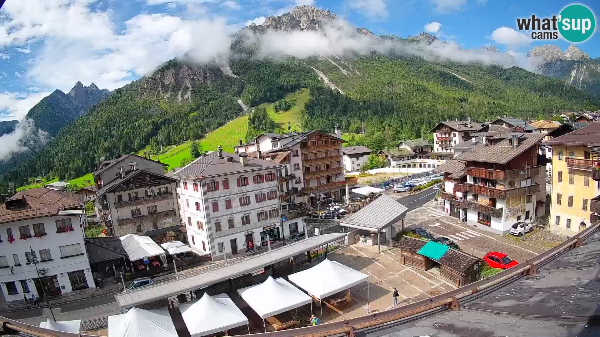 Plaza principal de Forni di Sopra