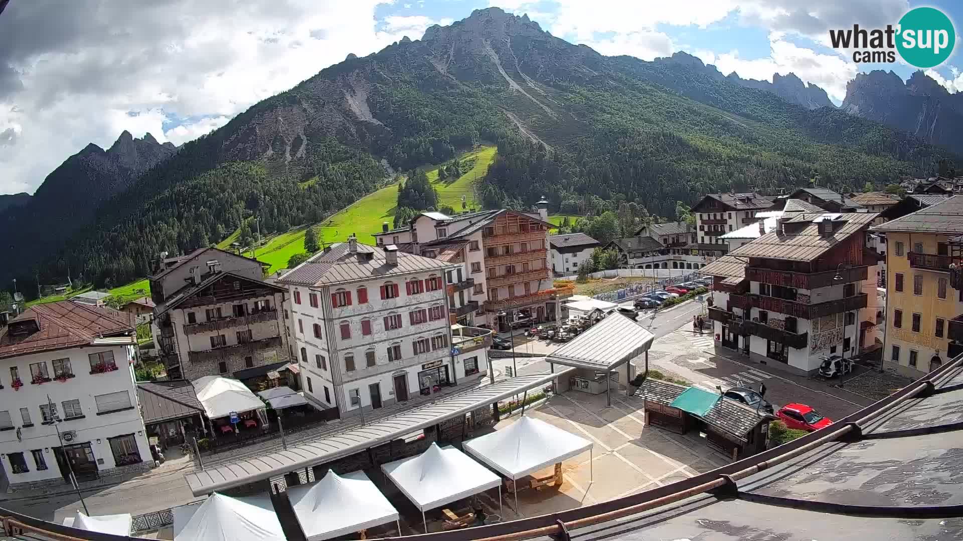Piazza centrale di Forni di Sopra
