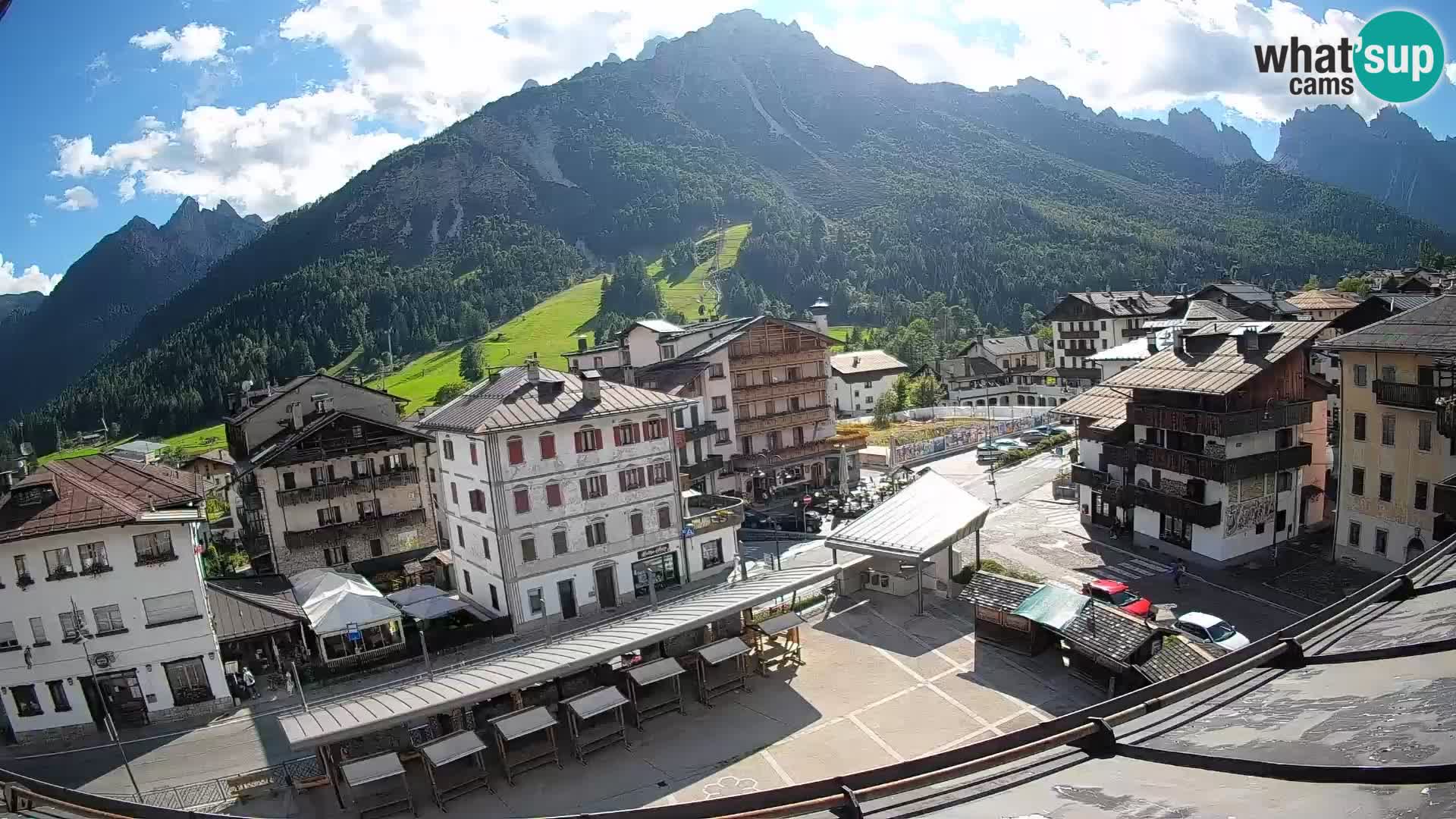 Plaza principal de Forni di Sopra
