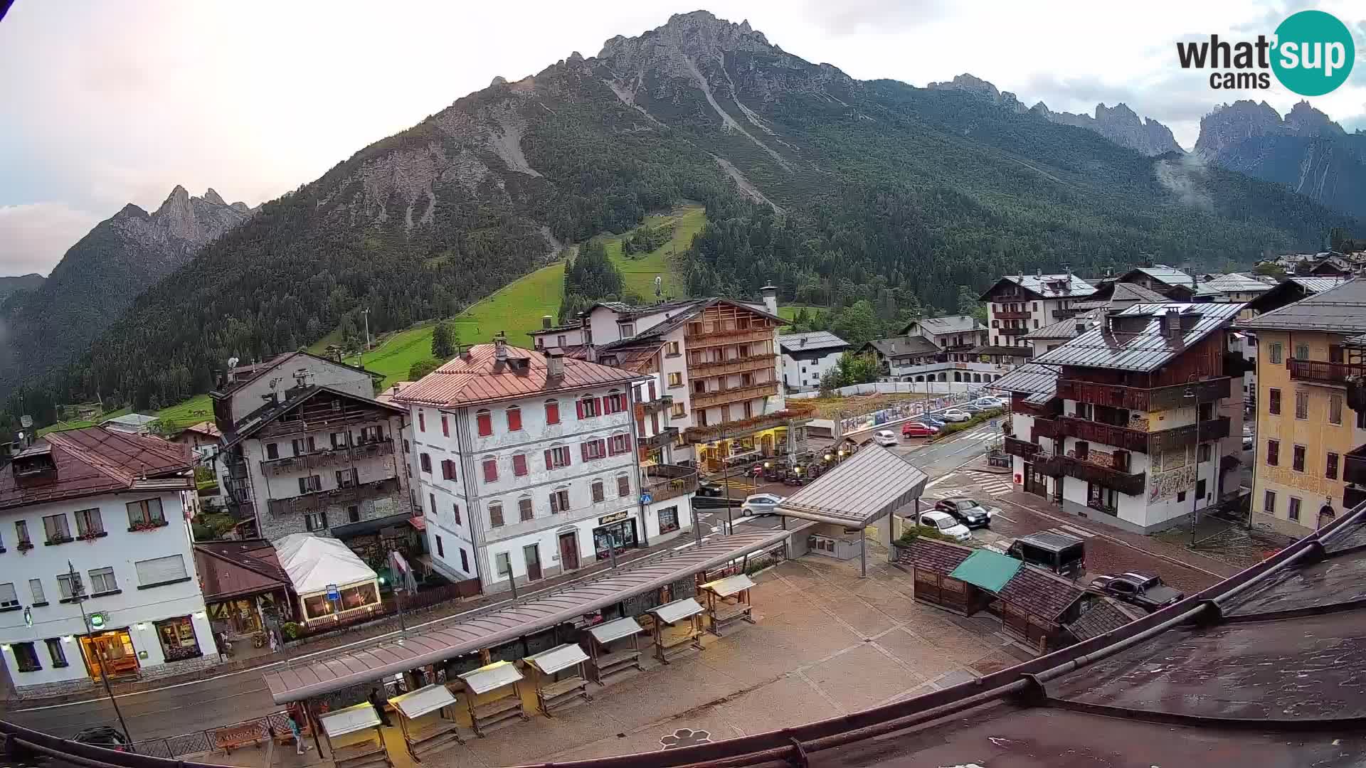 Plaza principal de Forni di Sopra