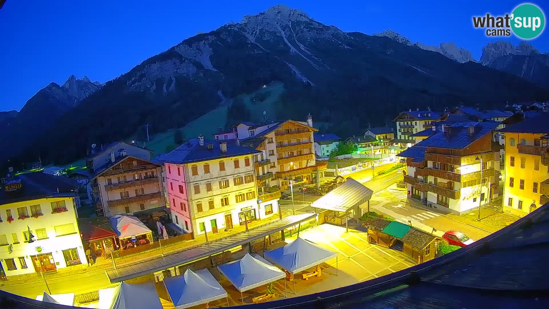 Hauptplatz von Forni di Sopra