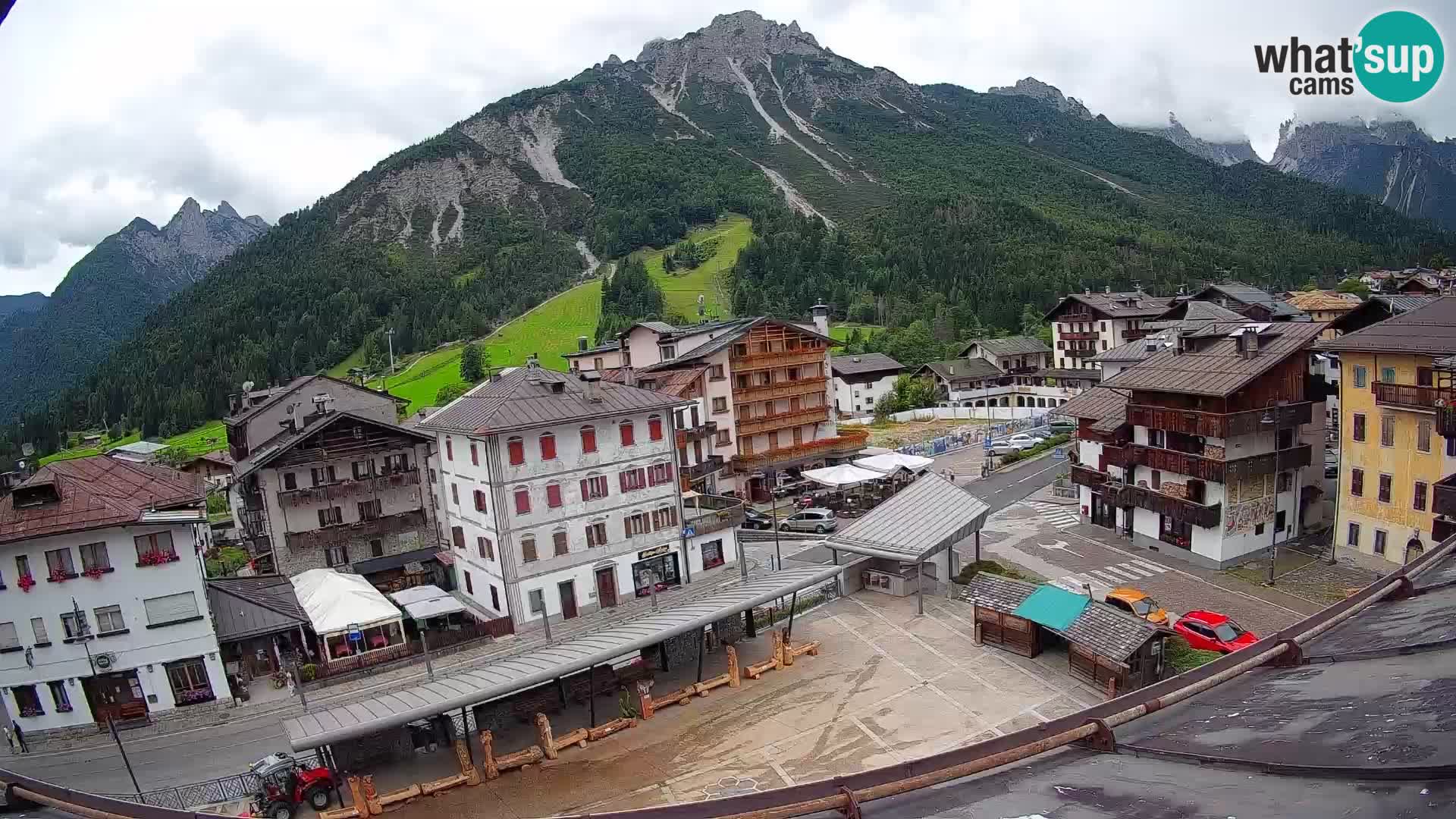 Hauptplatz von Forni di Sopra