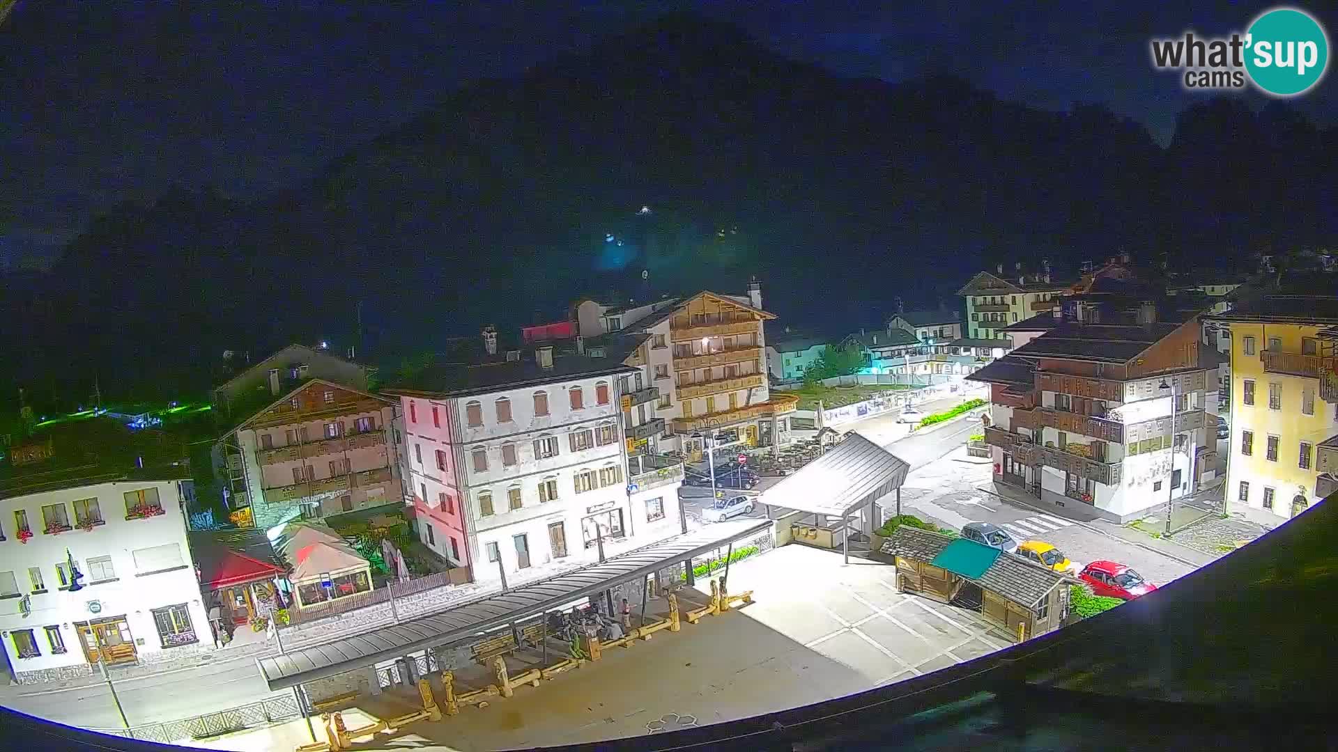 Piazza centrale di Forni di Sopra