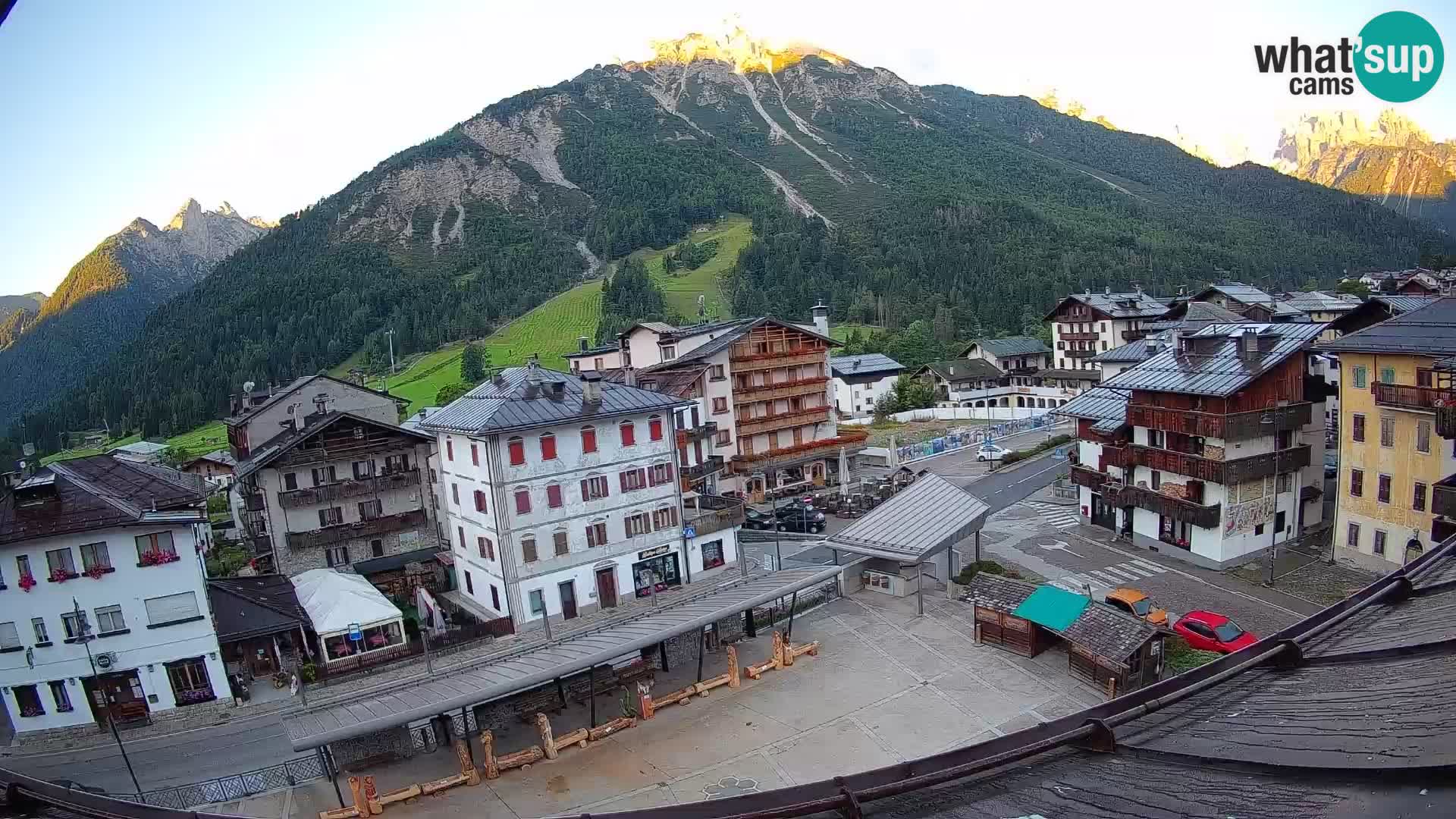 Piazza centrale di Forni di Sopra