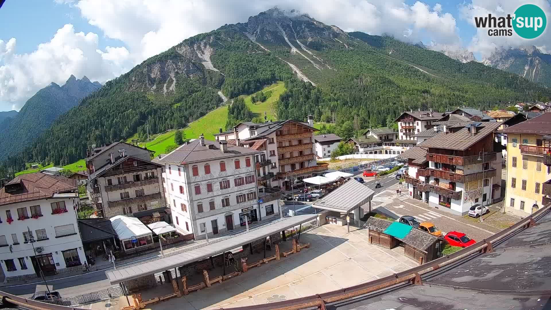 Piazza centrale di Forni di Sopra