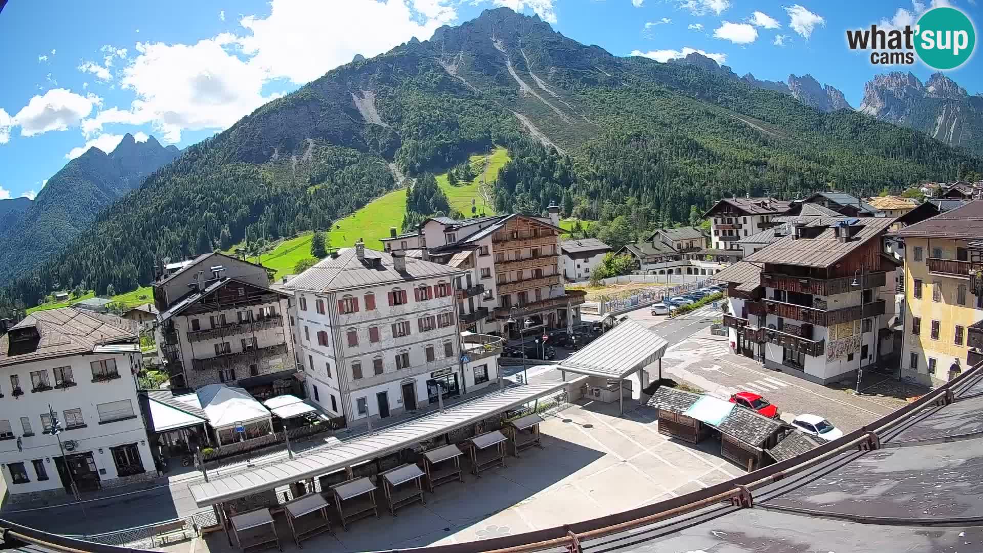 Plaza principal de Forni di Sopra