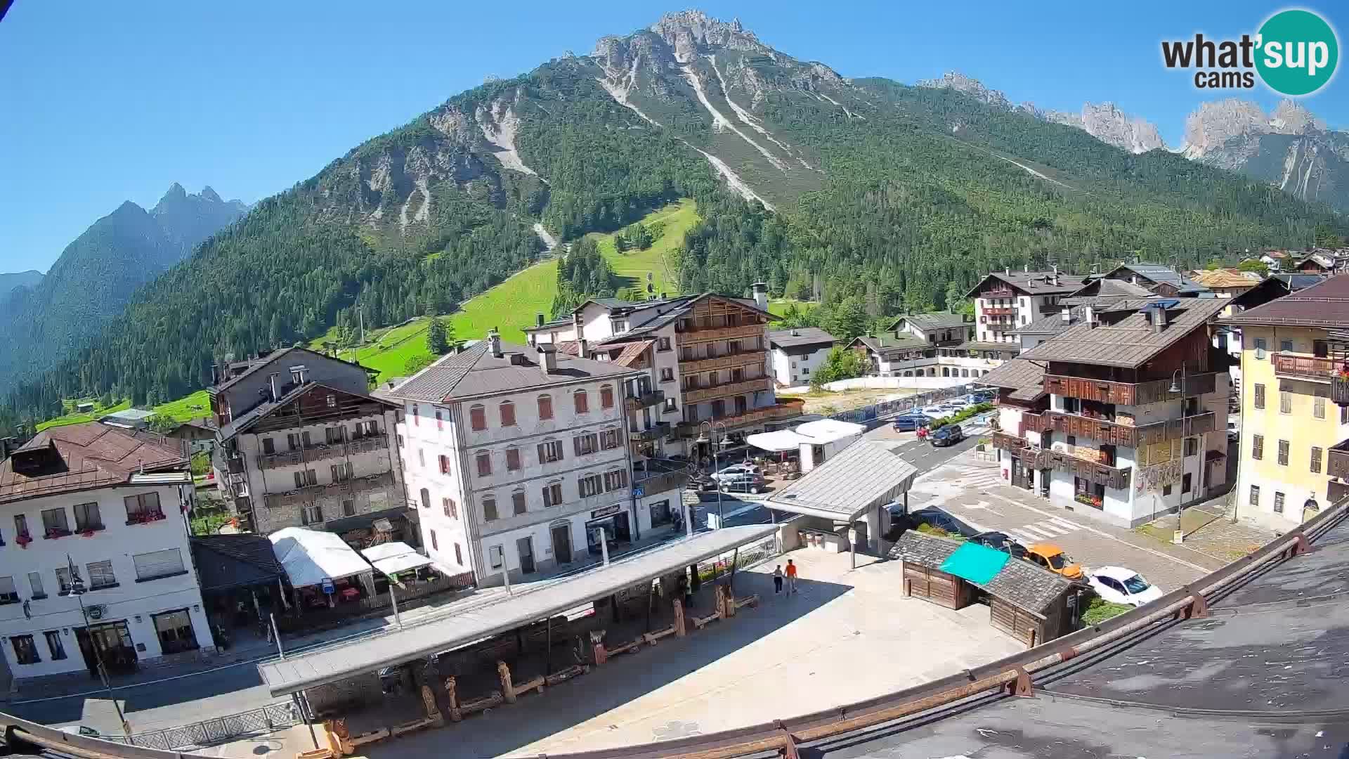 Piazza centrale di Forni di Sopra