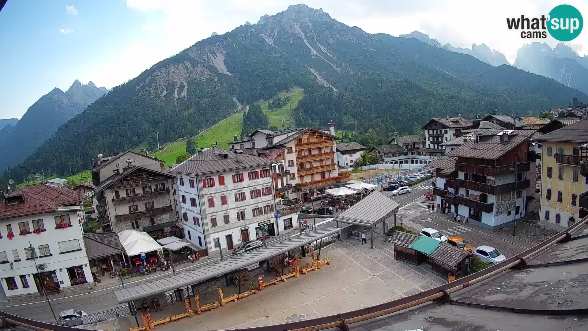 Piazza centrale di Forni di Sopra