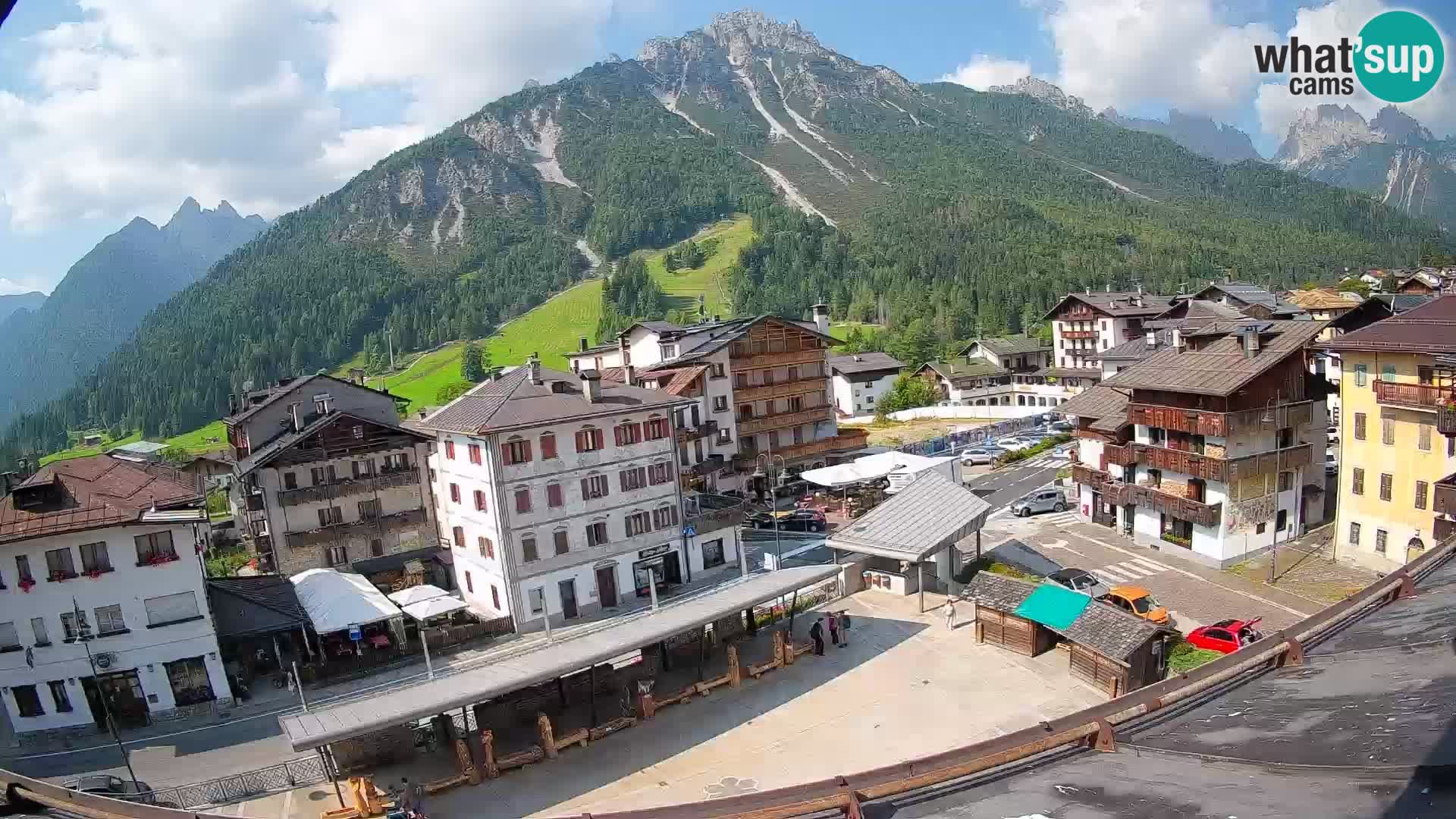 Plaza principal de Forni di Sopra
