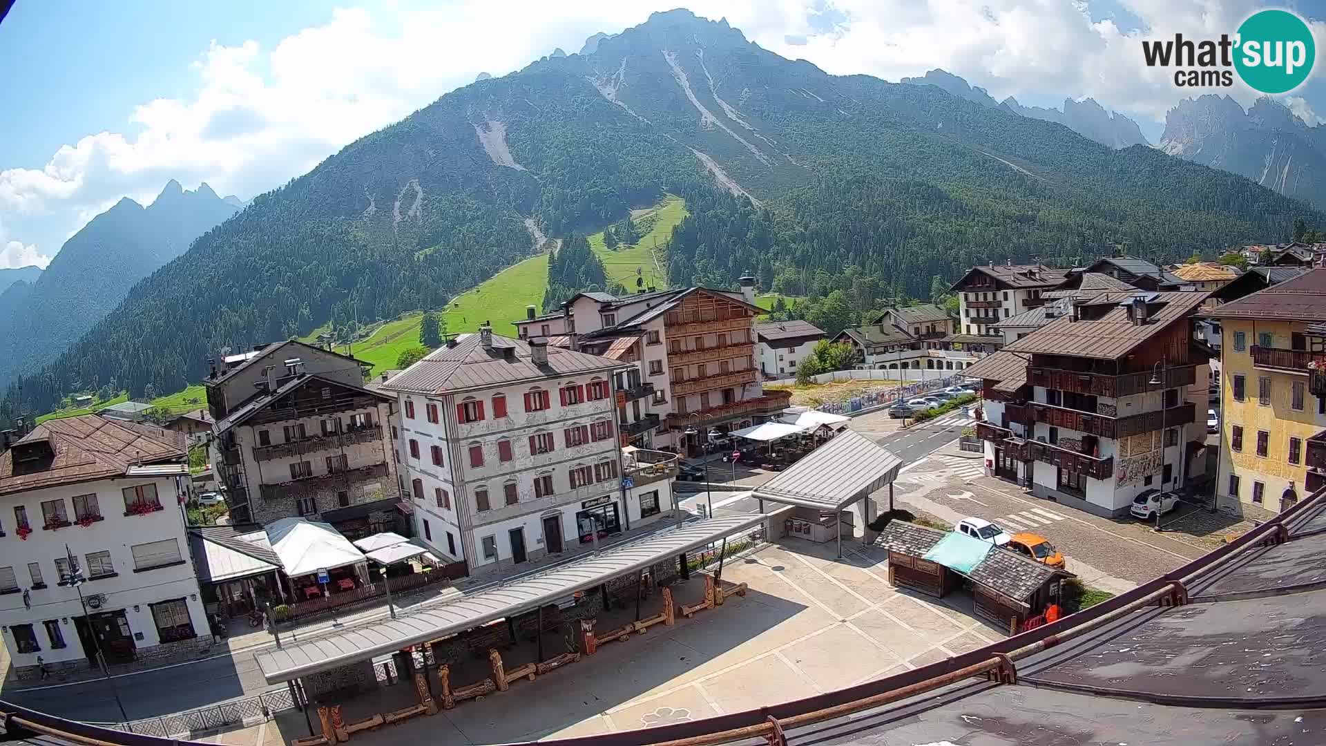 Piazza centrale di Forni di Sopra