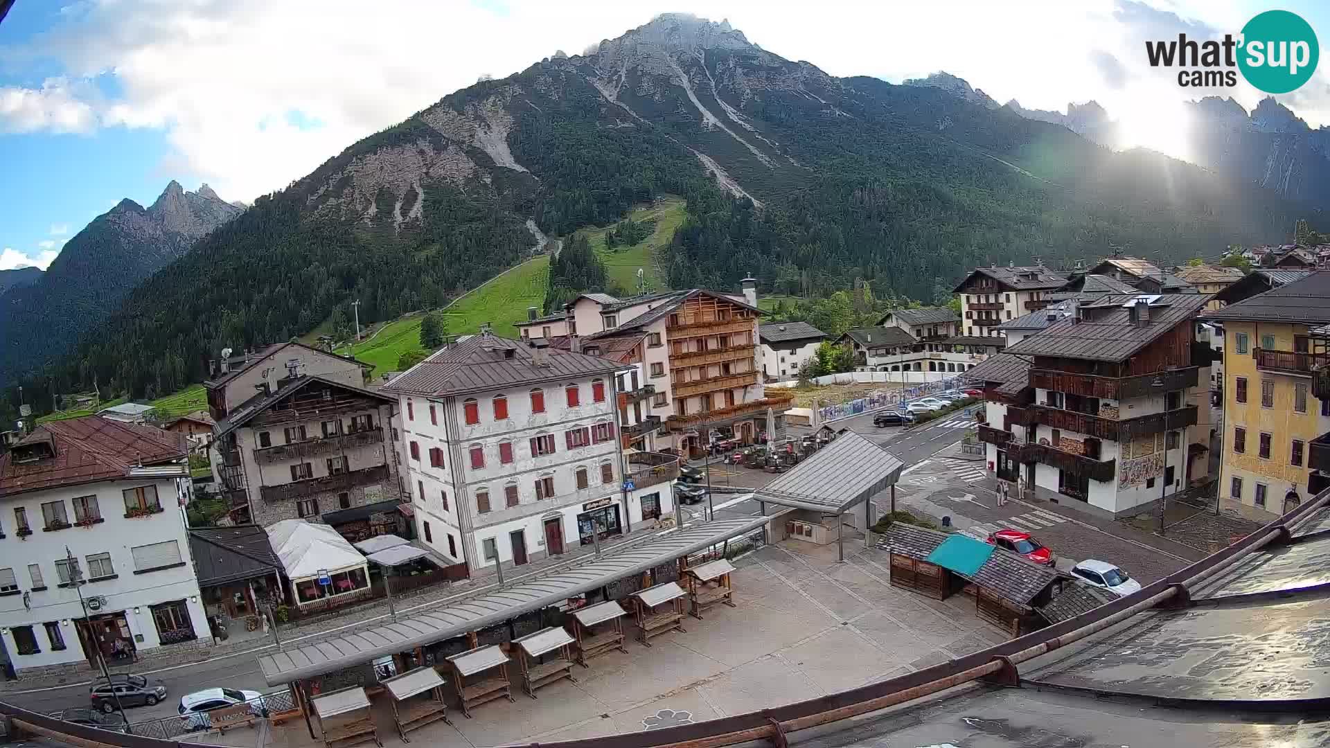 Piazza centrale di Forni di Sopra