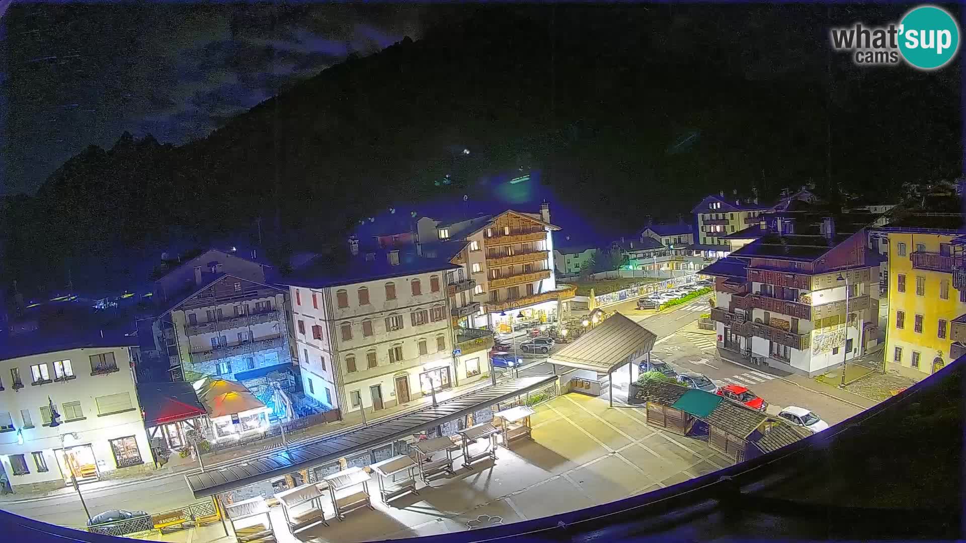 Hauptplatz von Forni di Sopra