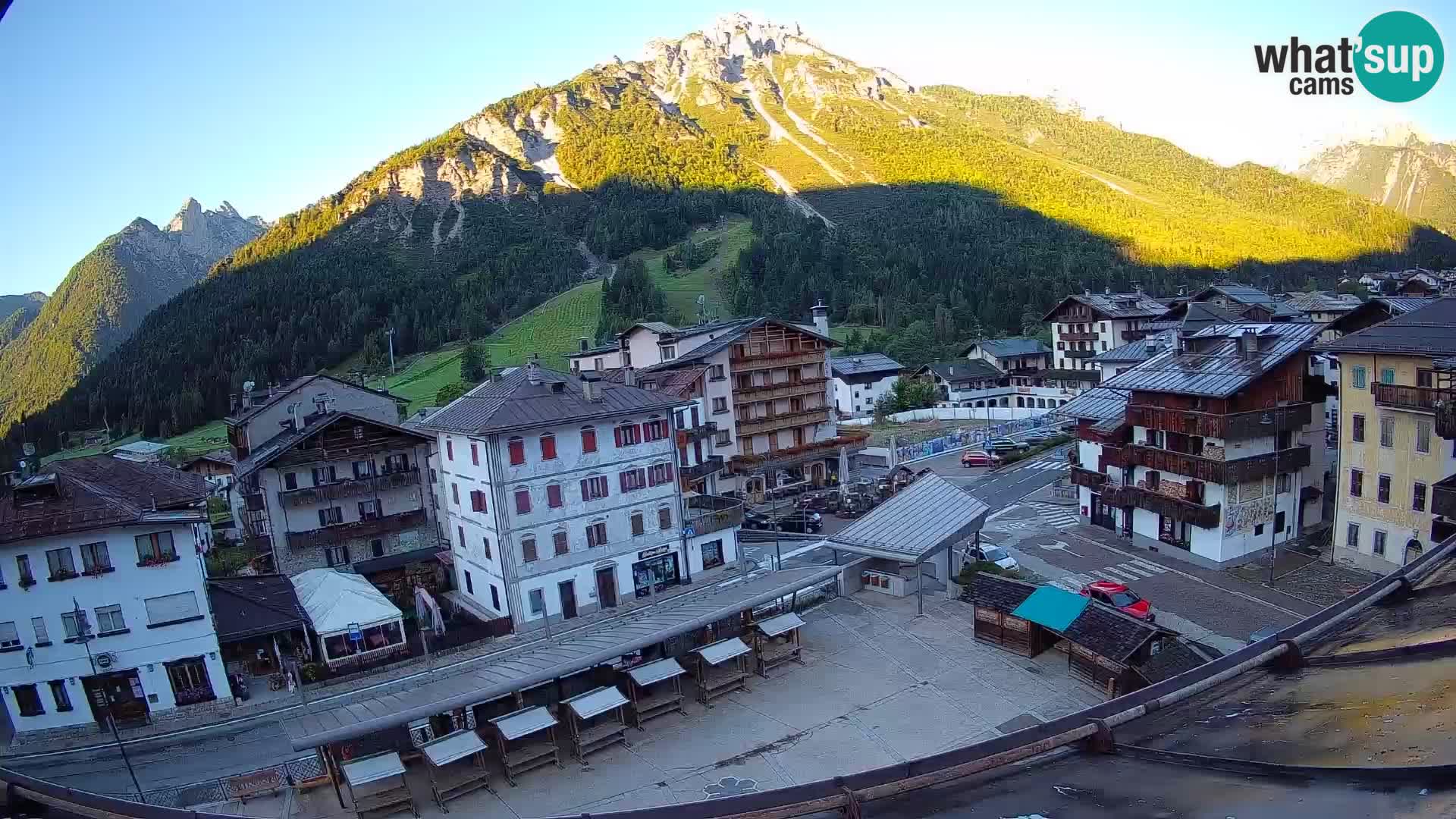 Piazza centrale di Forni di Sopra