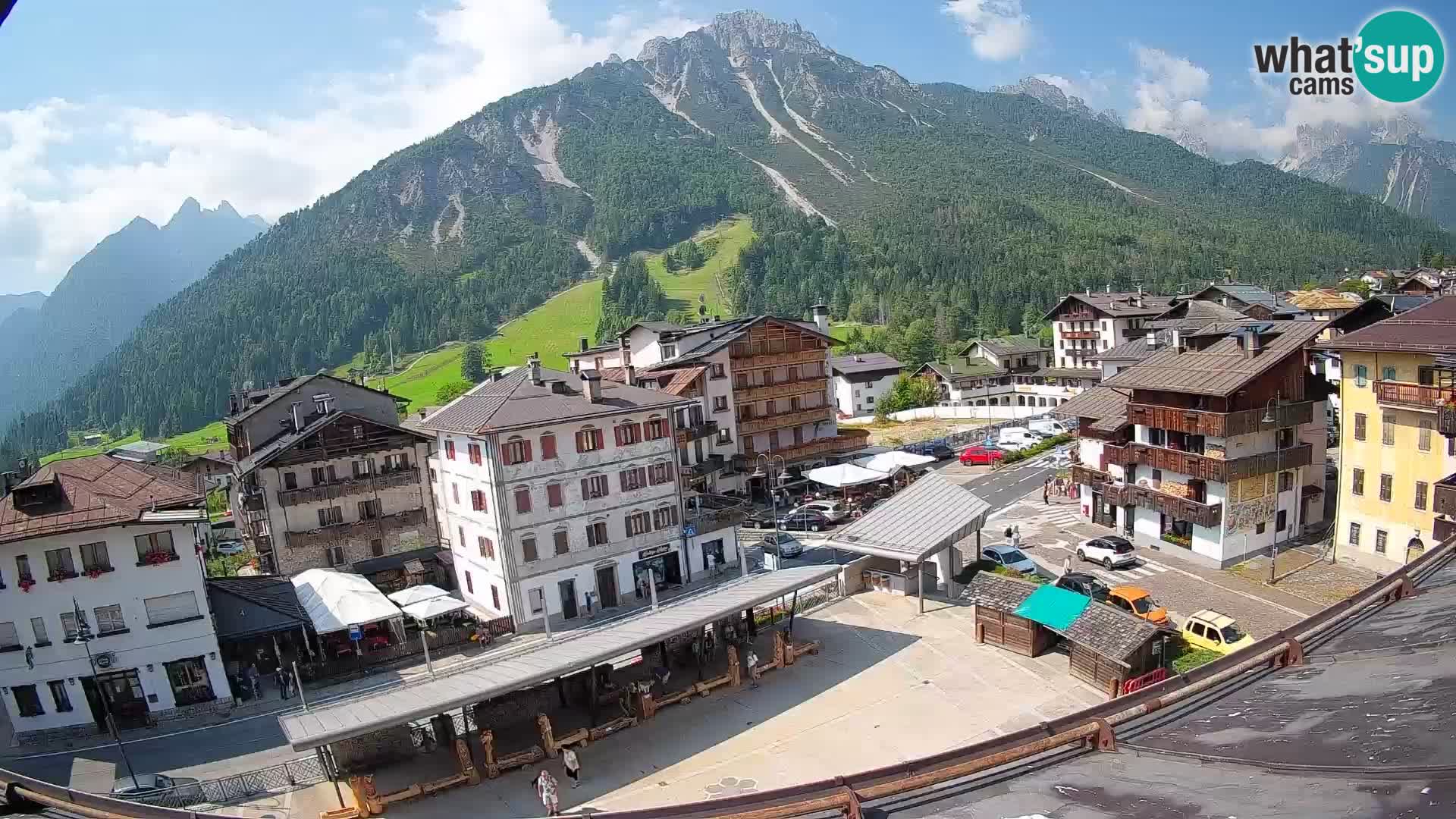 Piazza centrale di Forni di Sopra