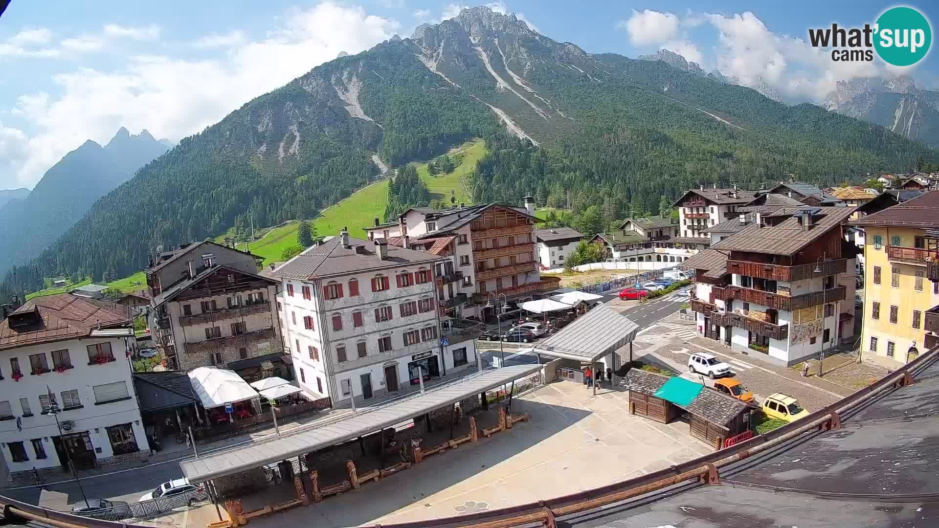 Piazza centrale di Forni di Sopra
