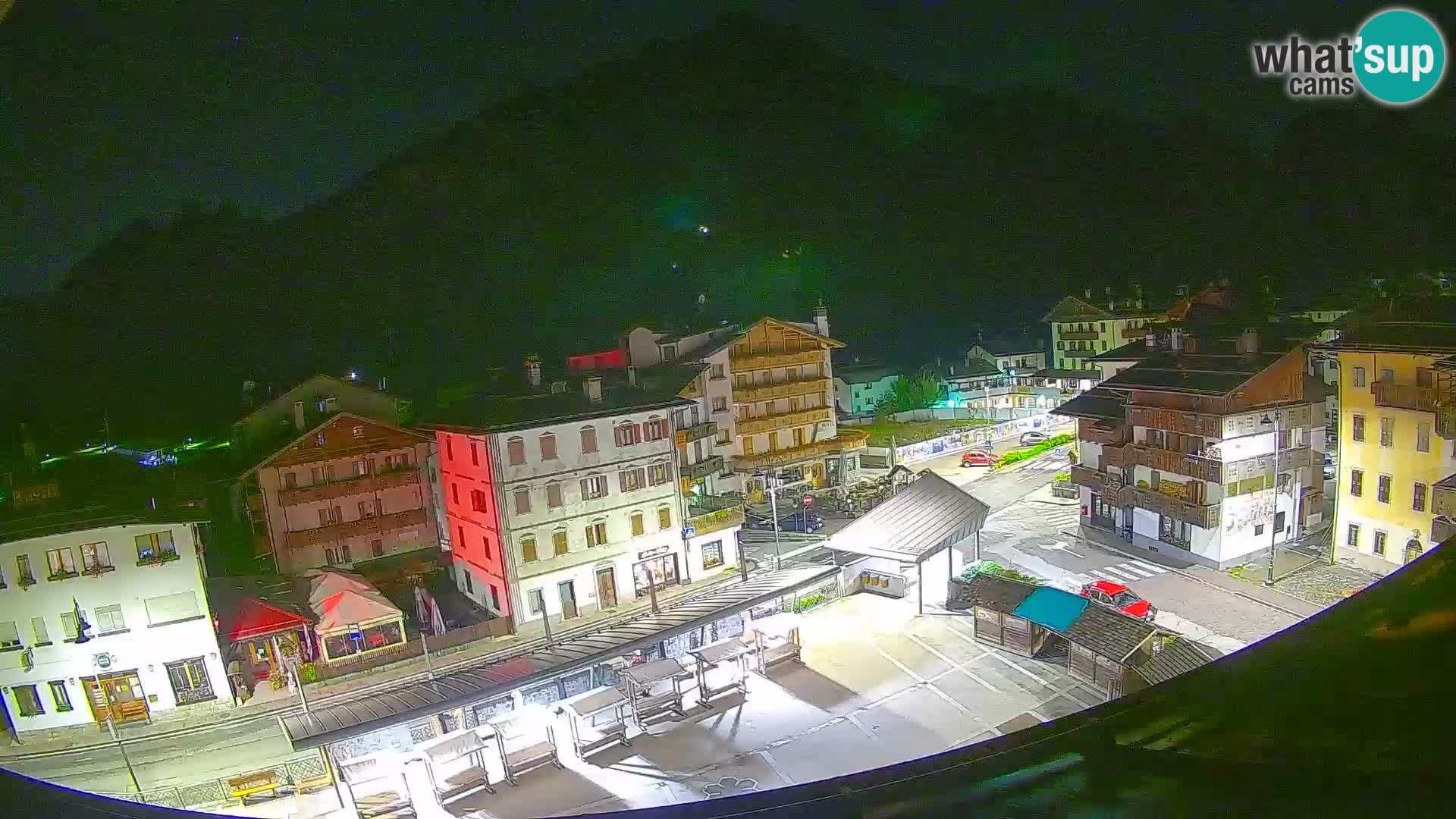 Piazza centrale di Forni di Sopra