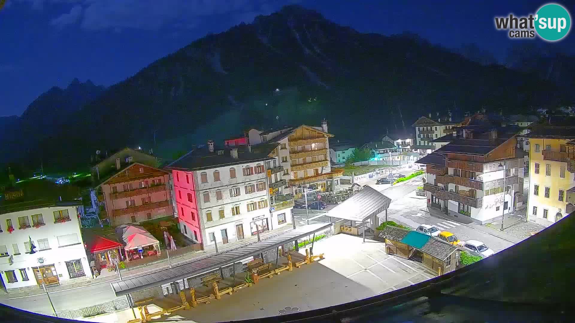 Plaza principal de Forni di Sopra