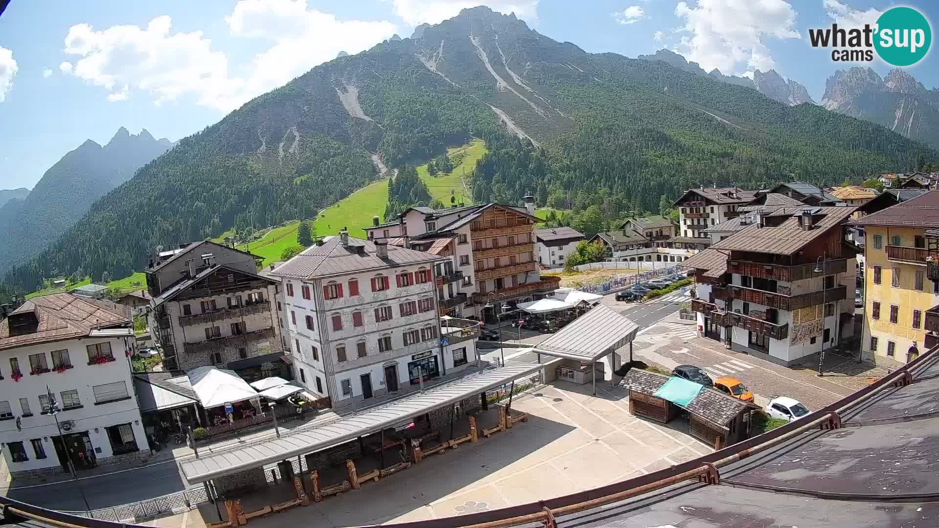 Plaza principal de Forni di Sopra