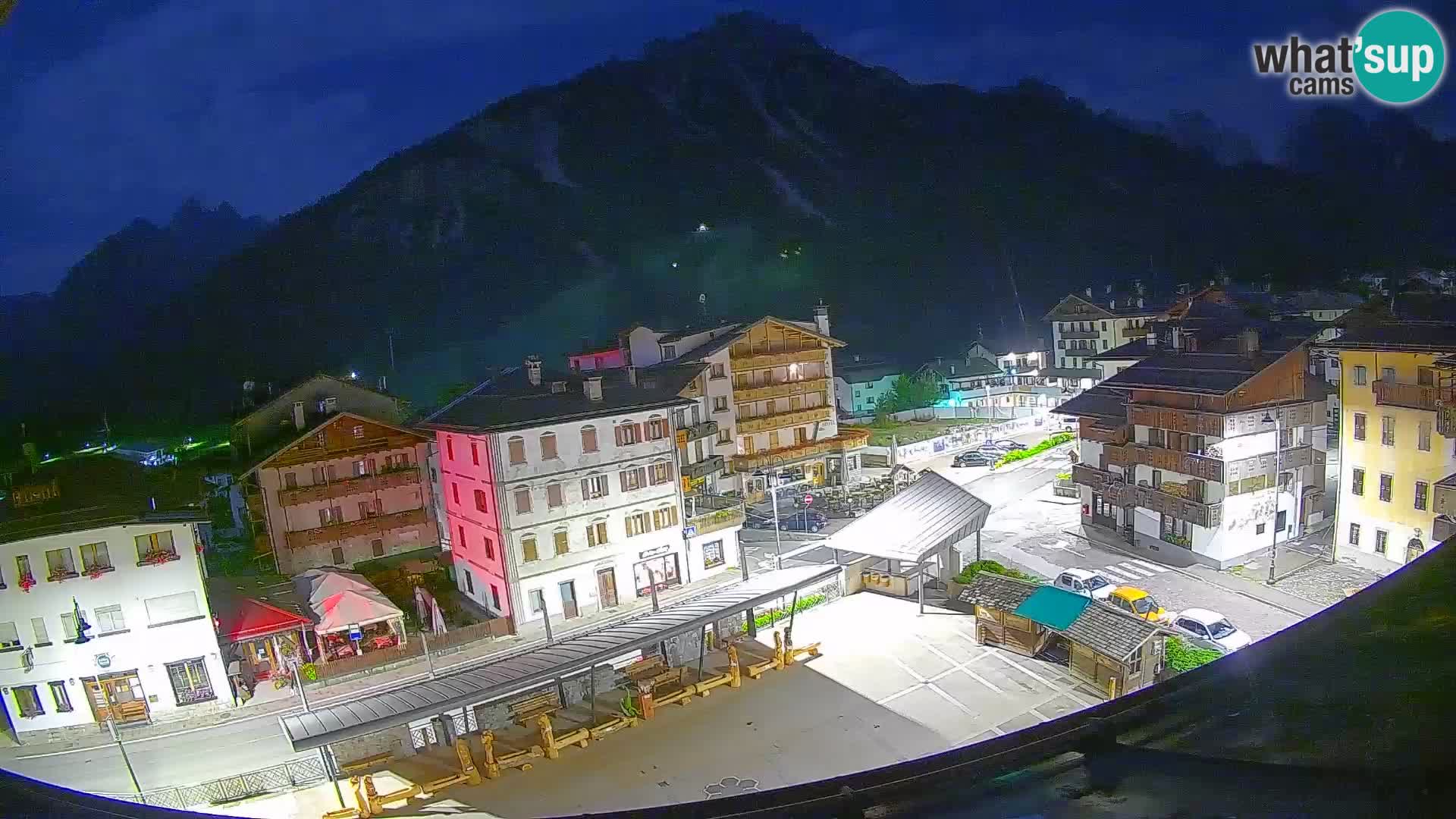 Plaza principal de Forni di Sopra