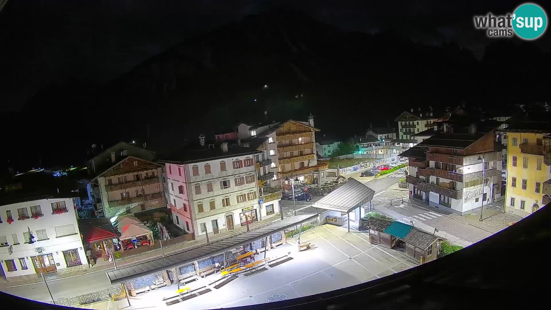 Plaza principal de Forni di Sopra