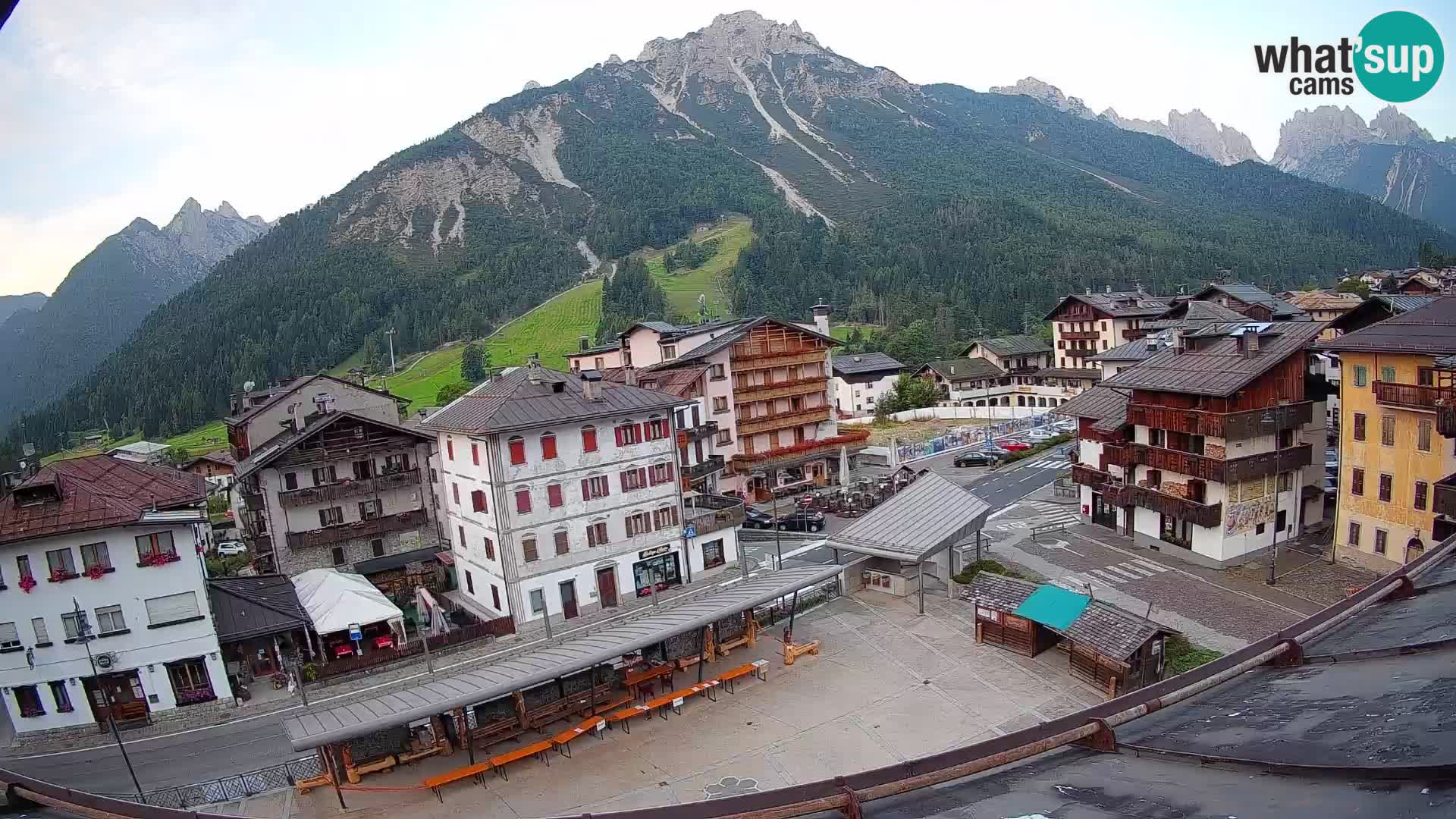Plaza principal de Forni di Sopra