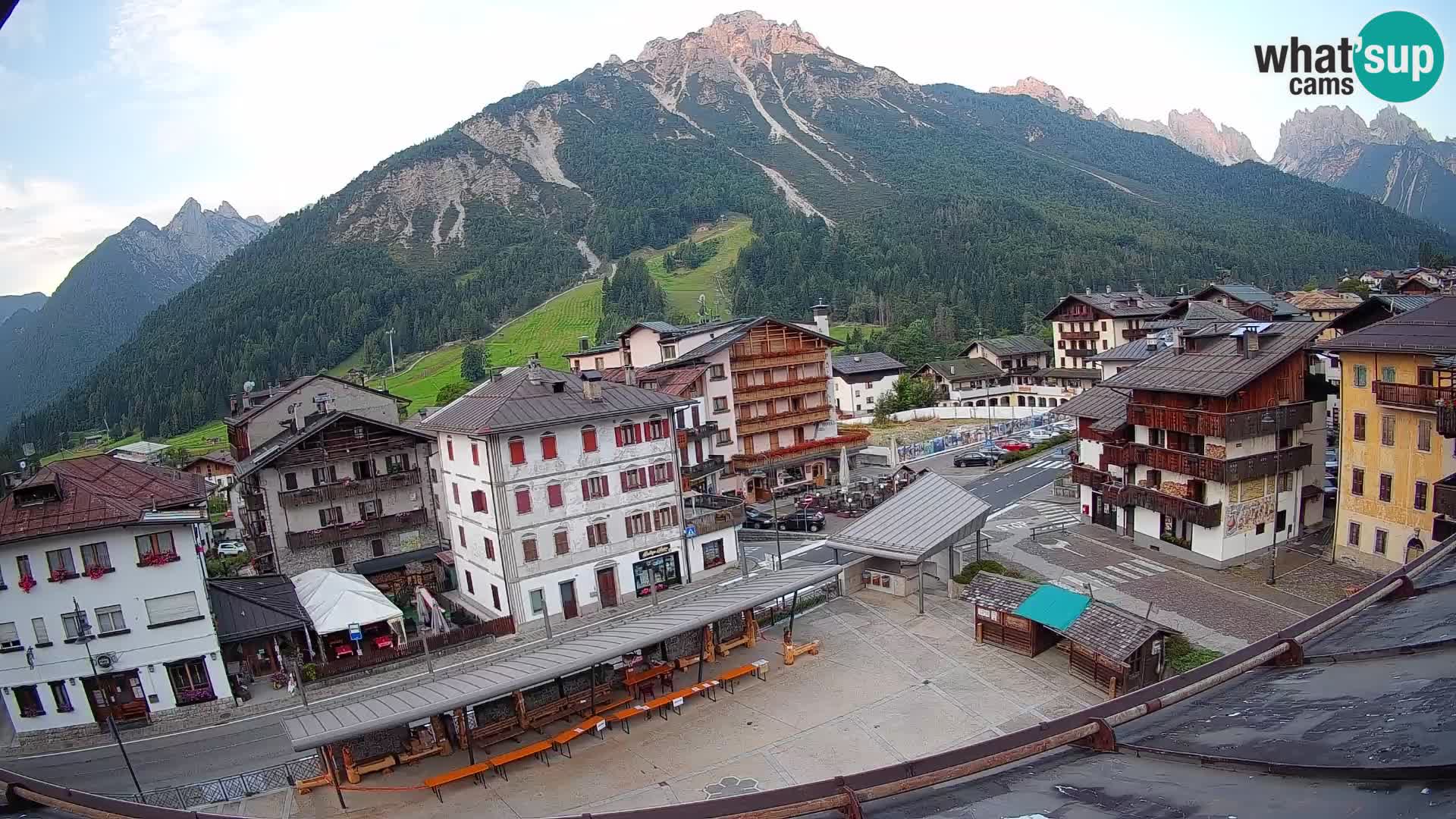 Plaza principal de Forni di Sopra