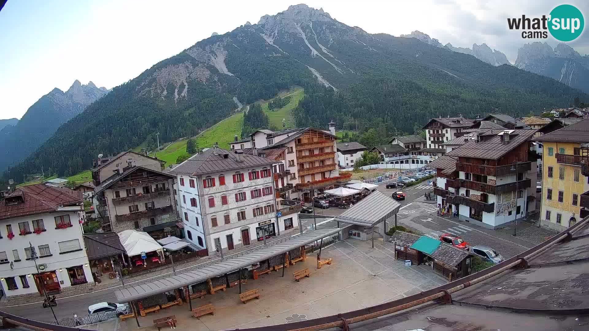 Piazza centrale di Forni di Sopra