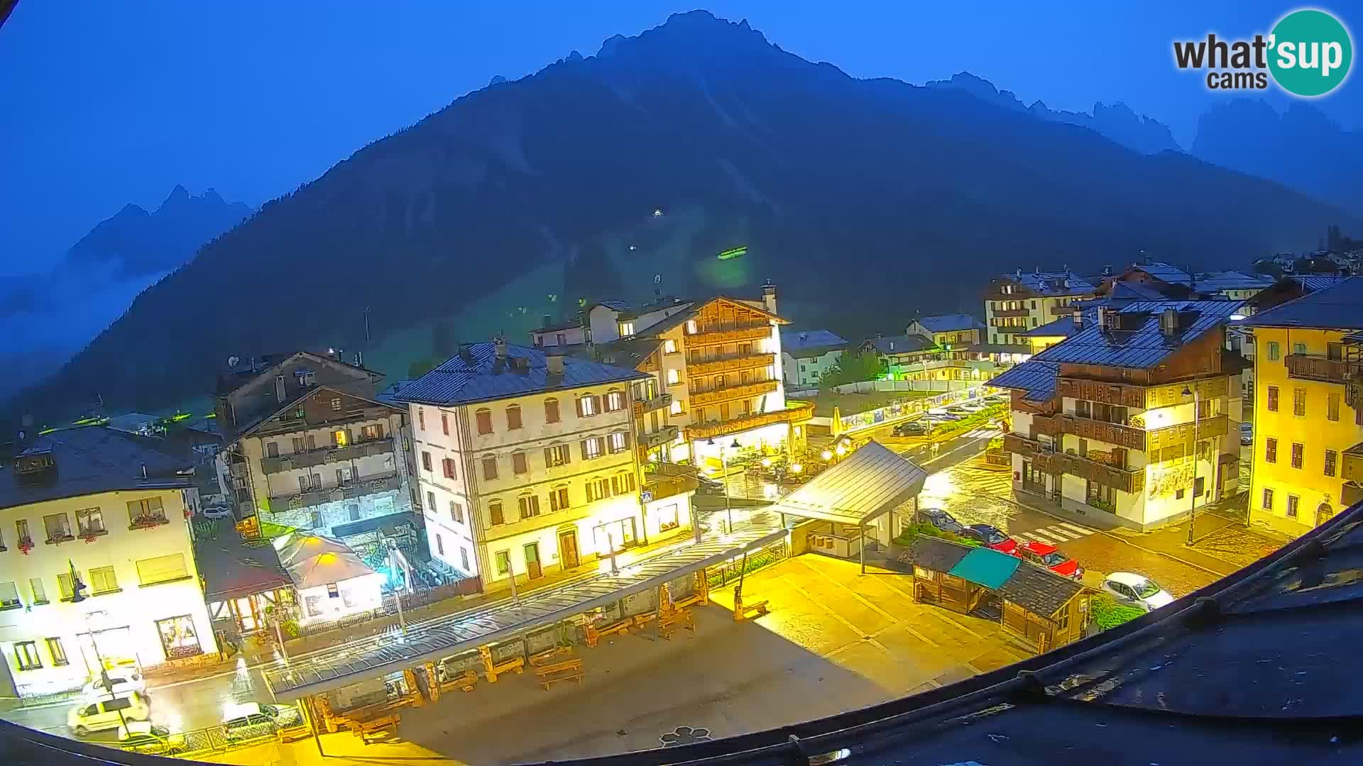 Piazza centrale di Forni di Sopra