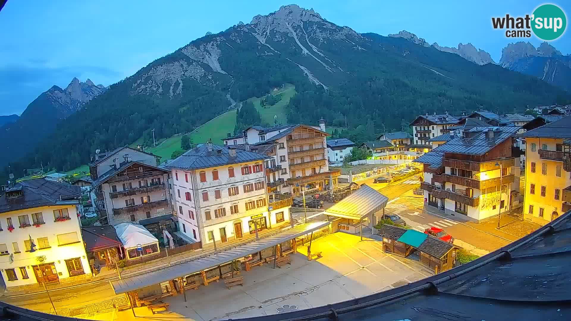 Piazza centrale di Forni di Sopra