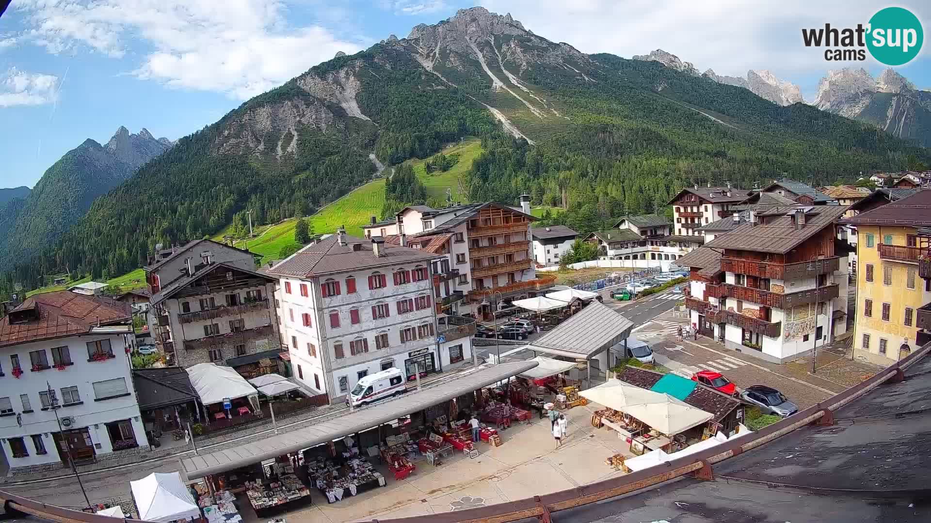 Hauptplatz von Forni di Sopra