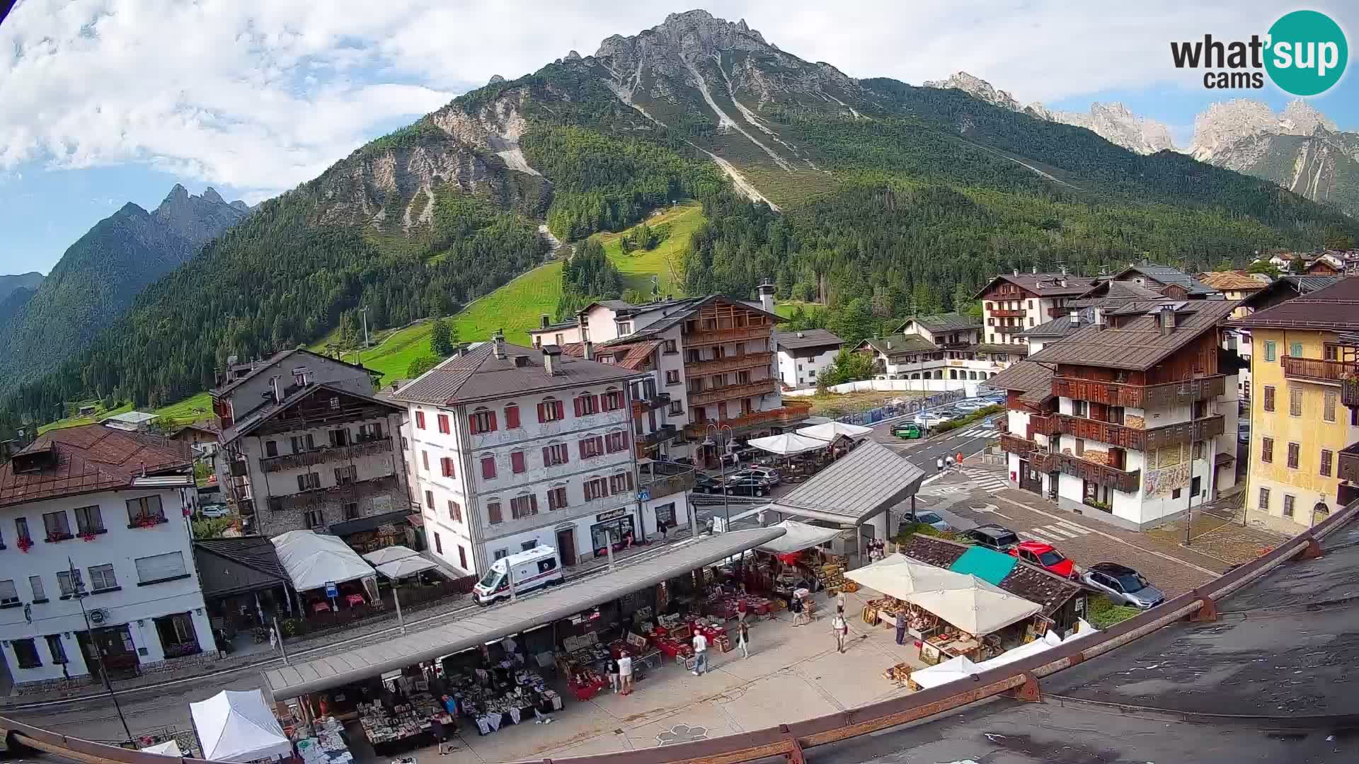 Hauptplatz von Forni di Sopra