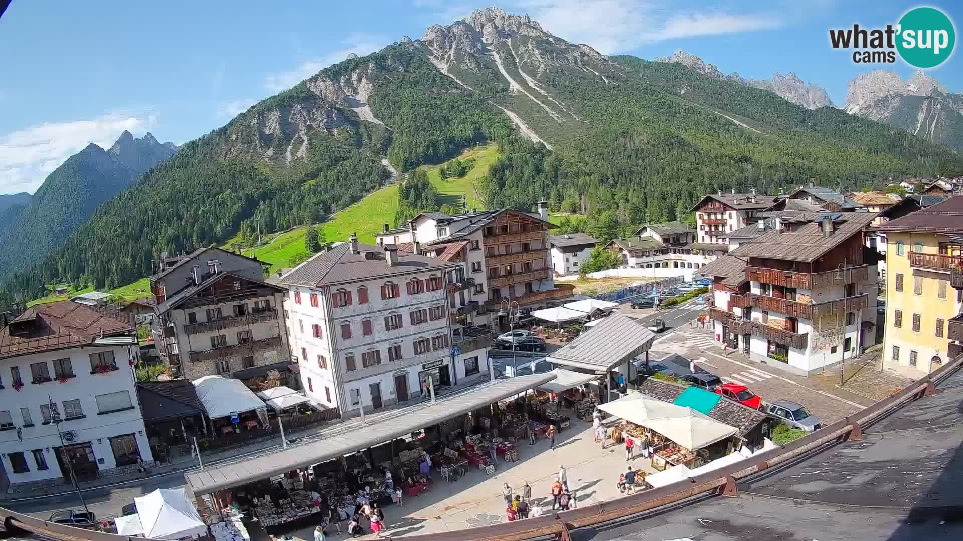 Hauptplatz von Forni di Sopra