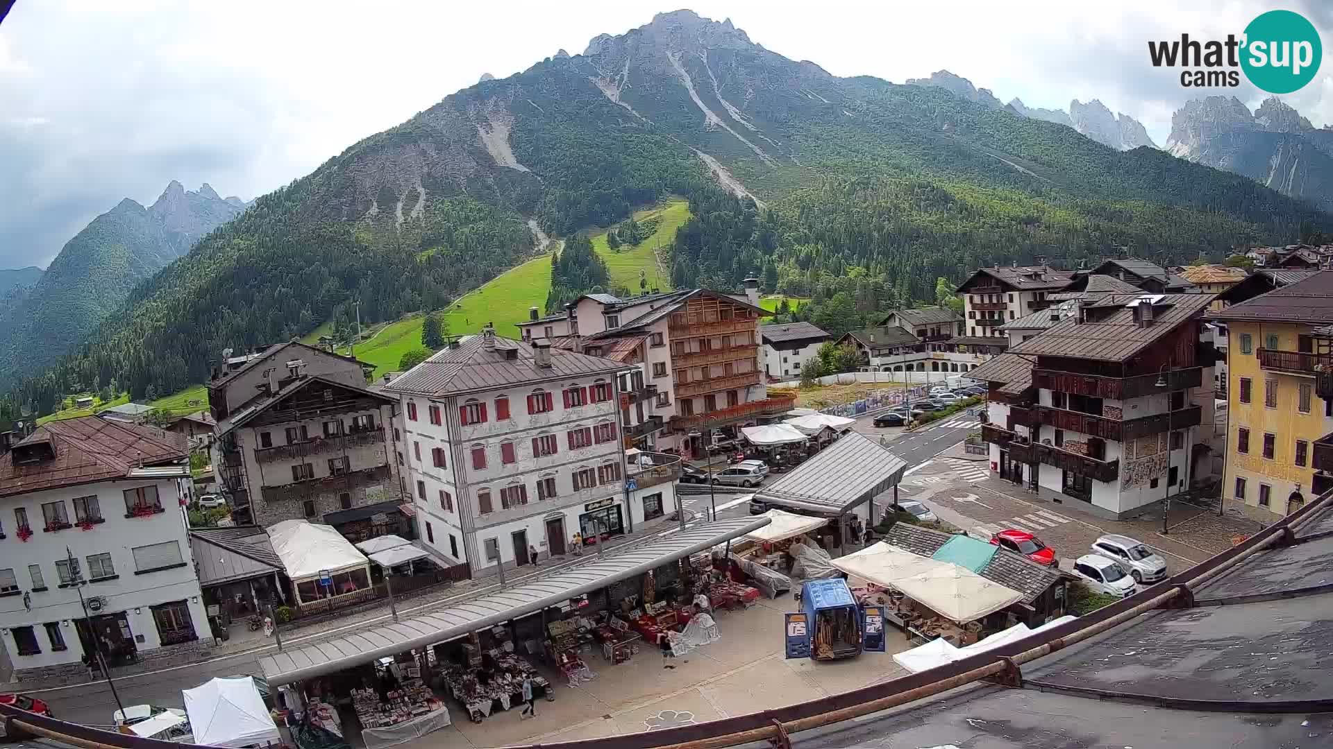 Hauptplatz von Forni di Sopra
