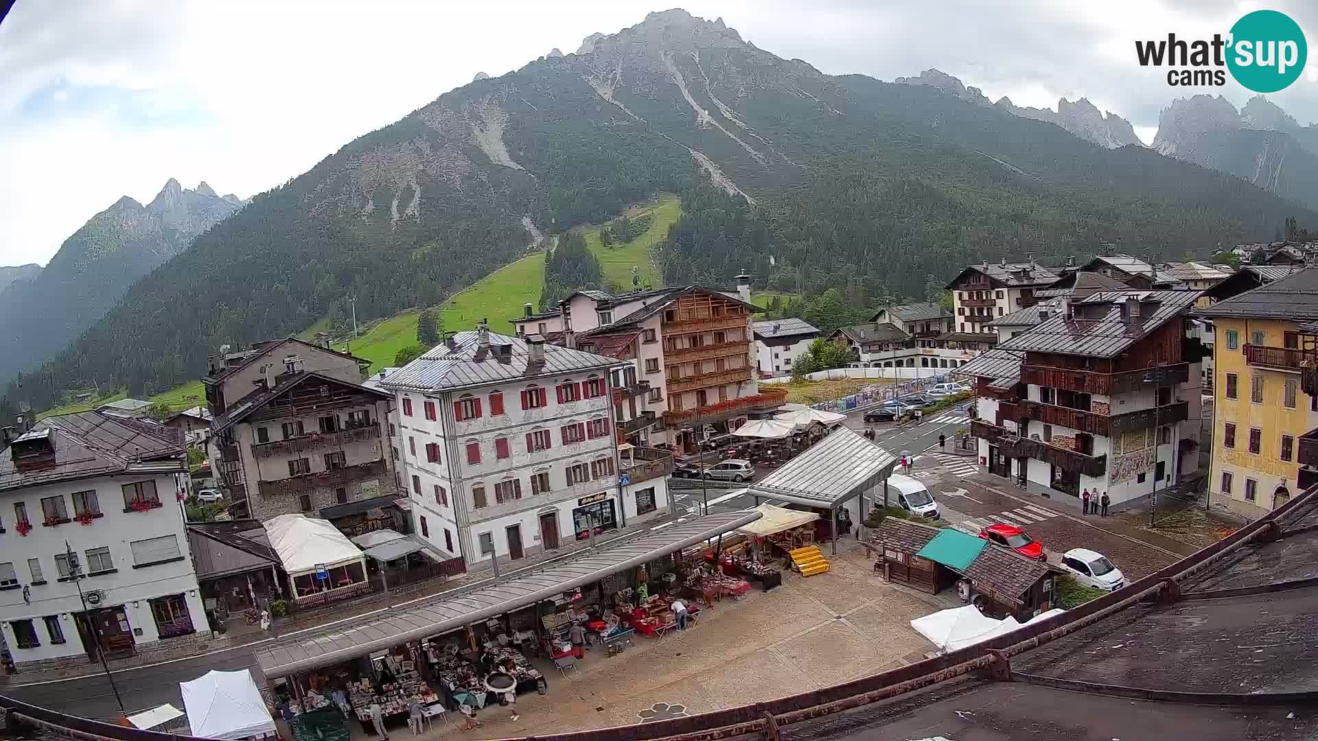 Plaza principal de Forni di Sopra