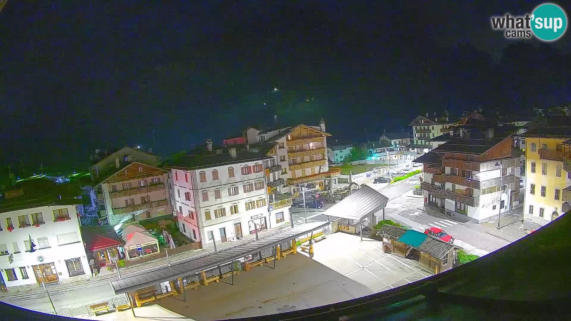 Piazza centrale di Forni di Sopra