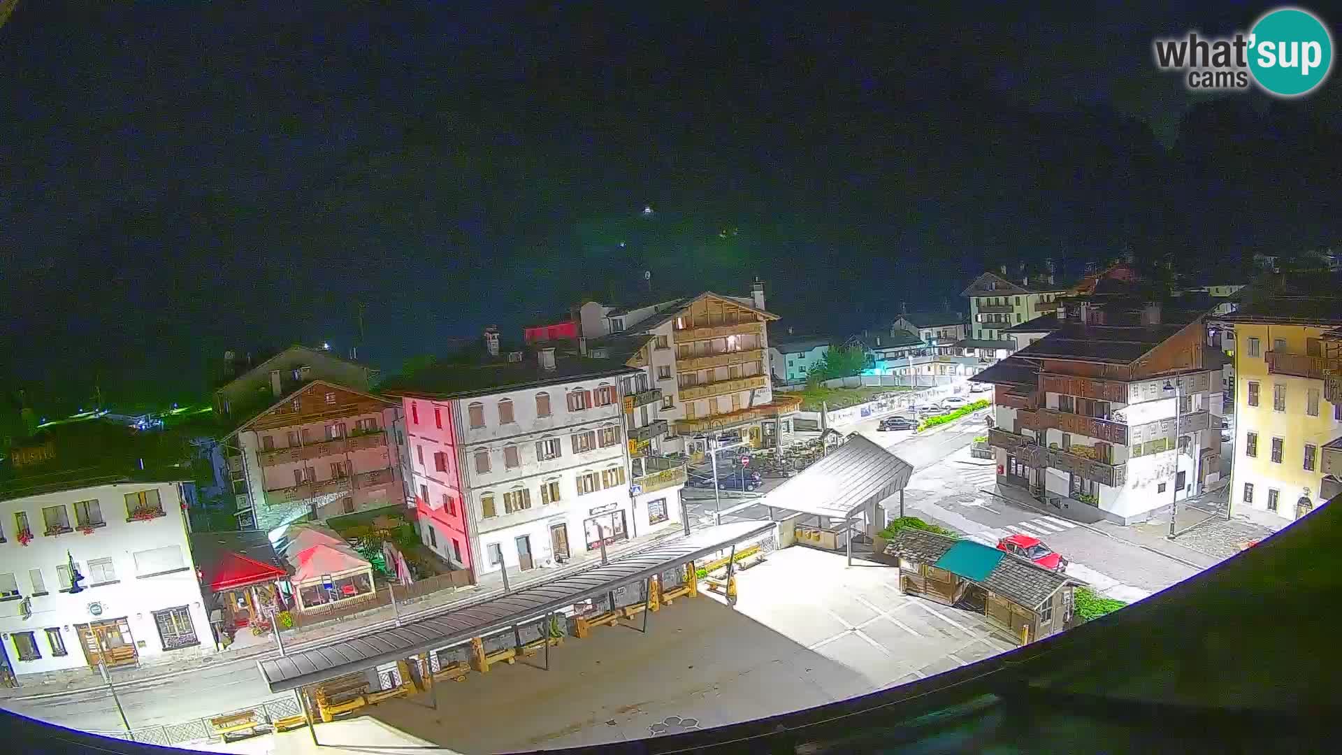 Plaza principal de Forni di Sopra